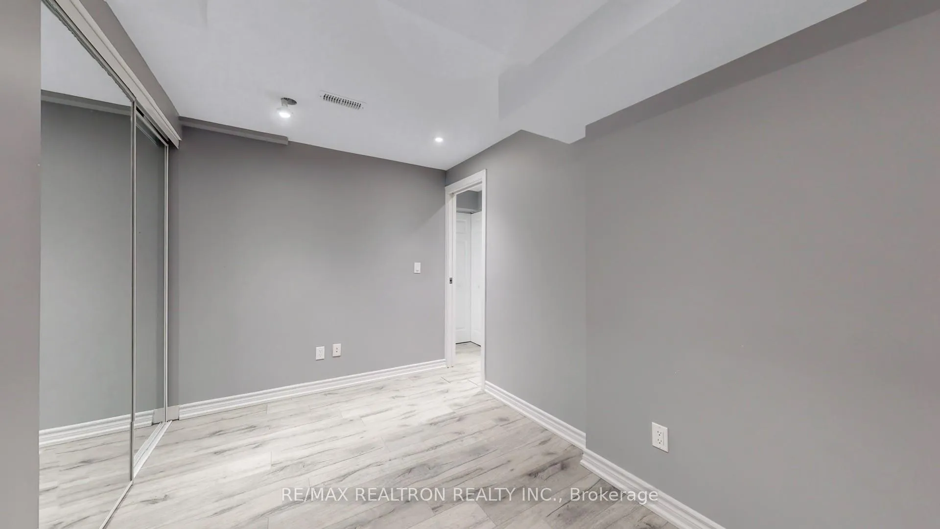 Photo 31 of 1886 Bur Oak Avenue, Markham, Greensborough — HOMEH