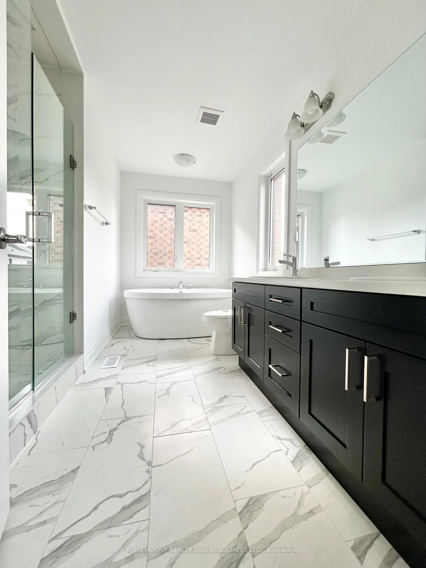 Photo 12 of 1406 Mockingbird Square, Pickering, Rural Pickering — HOMEH