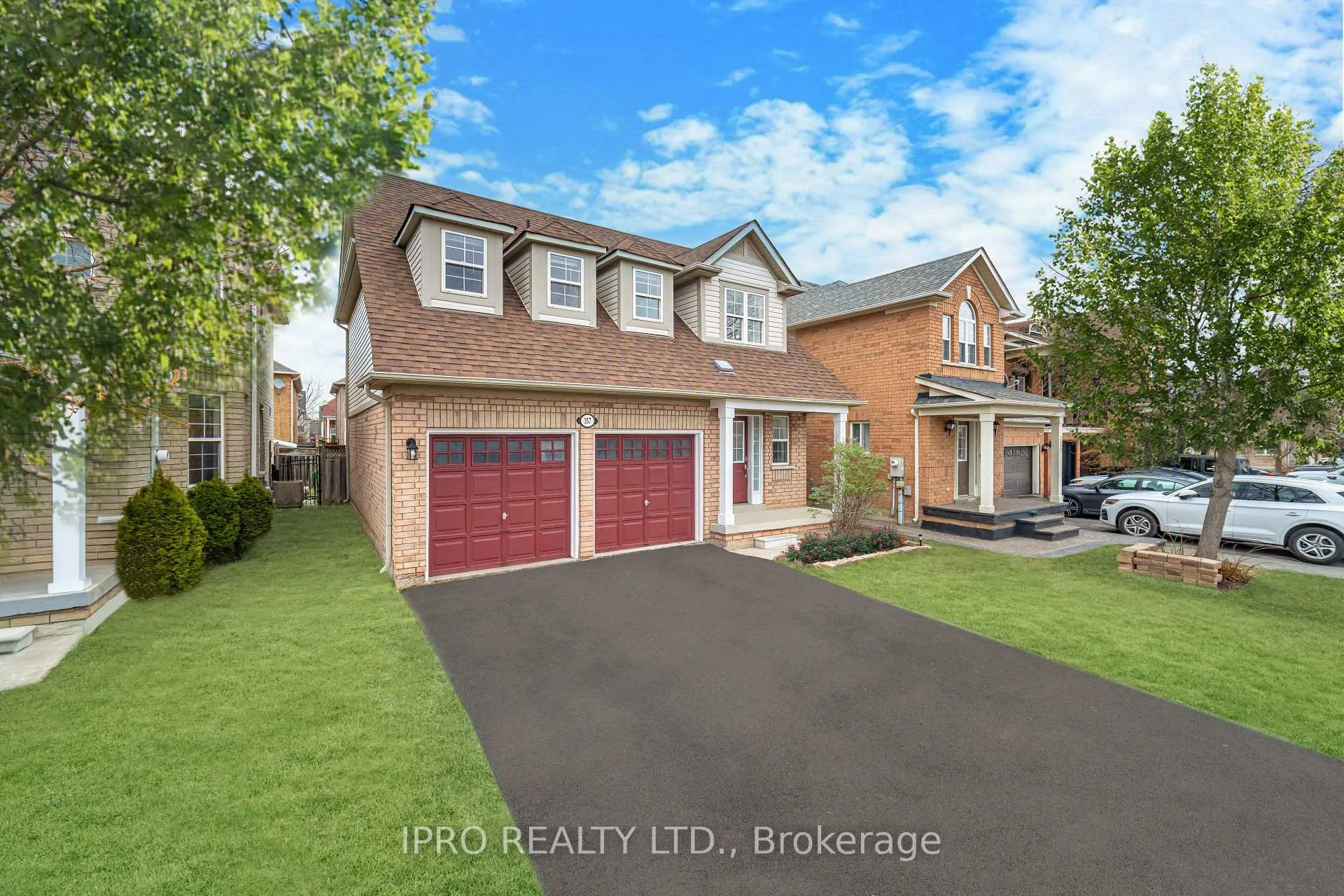 Photo 2 of 357 Edenbrook Hill, Brampton, Fletcher's Meadow — HOMEH