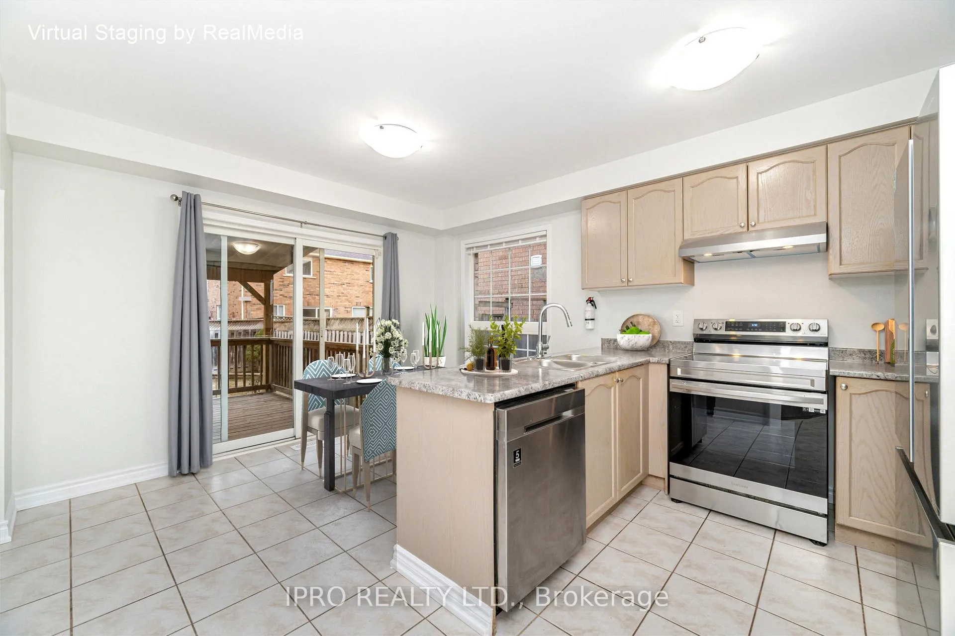 Photo 6 of 357 Edenbrook Hill, Brampton, Fletcher's Meadow — HOMEH