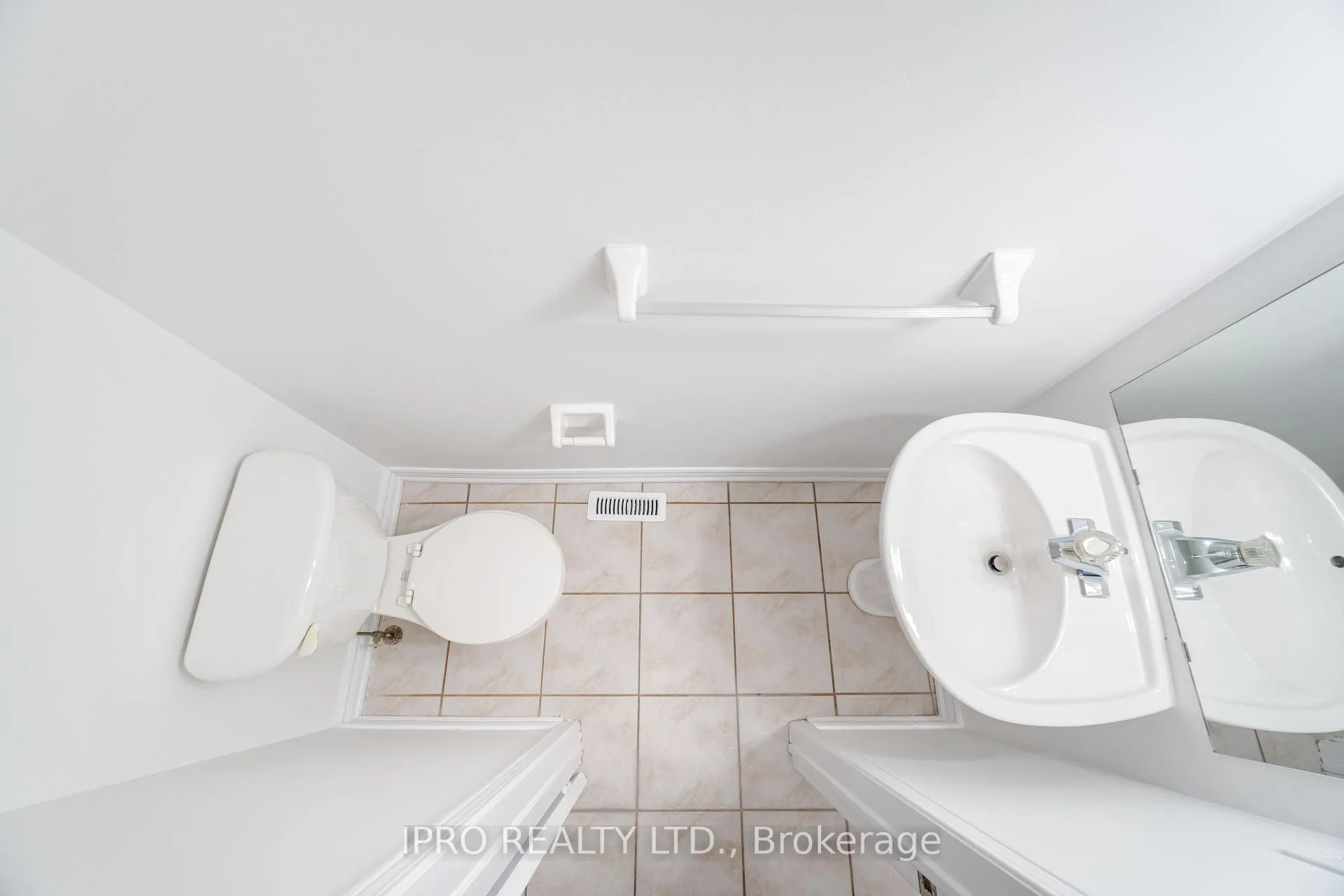 Photo 11 of 357 Edenbrook Hill, Brampton, Fletcher's Meadow — HOMEH
