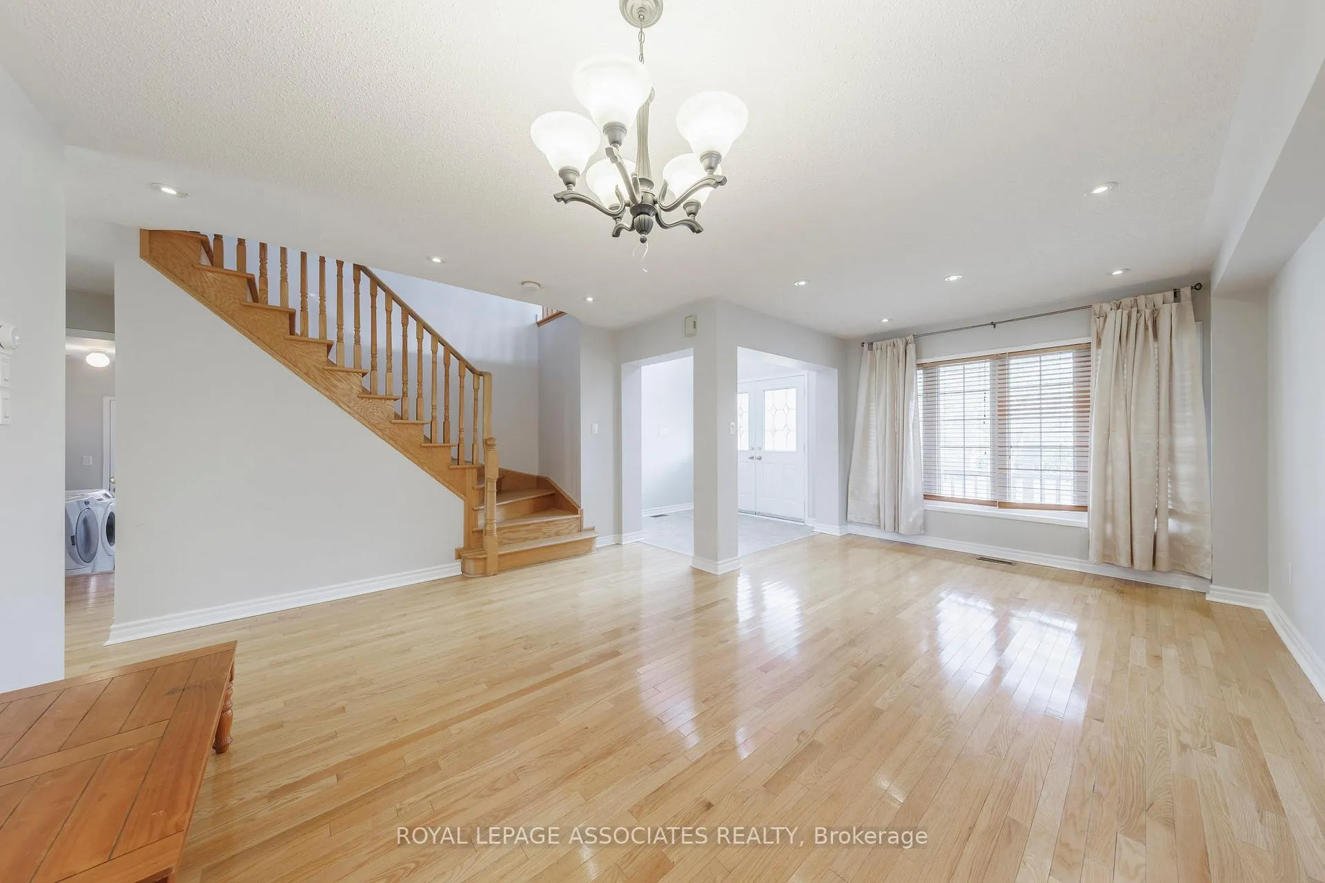 Photo 5 of Unit Main, 30 Telford Street, Ajax, Northwest Ajax — HOMEH