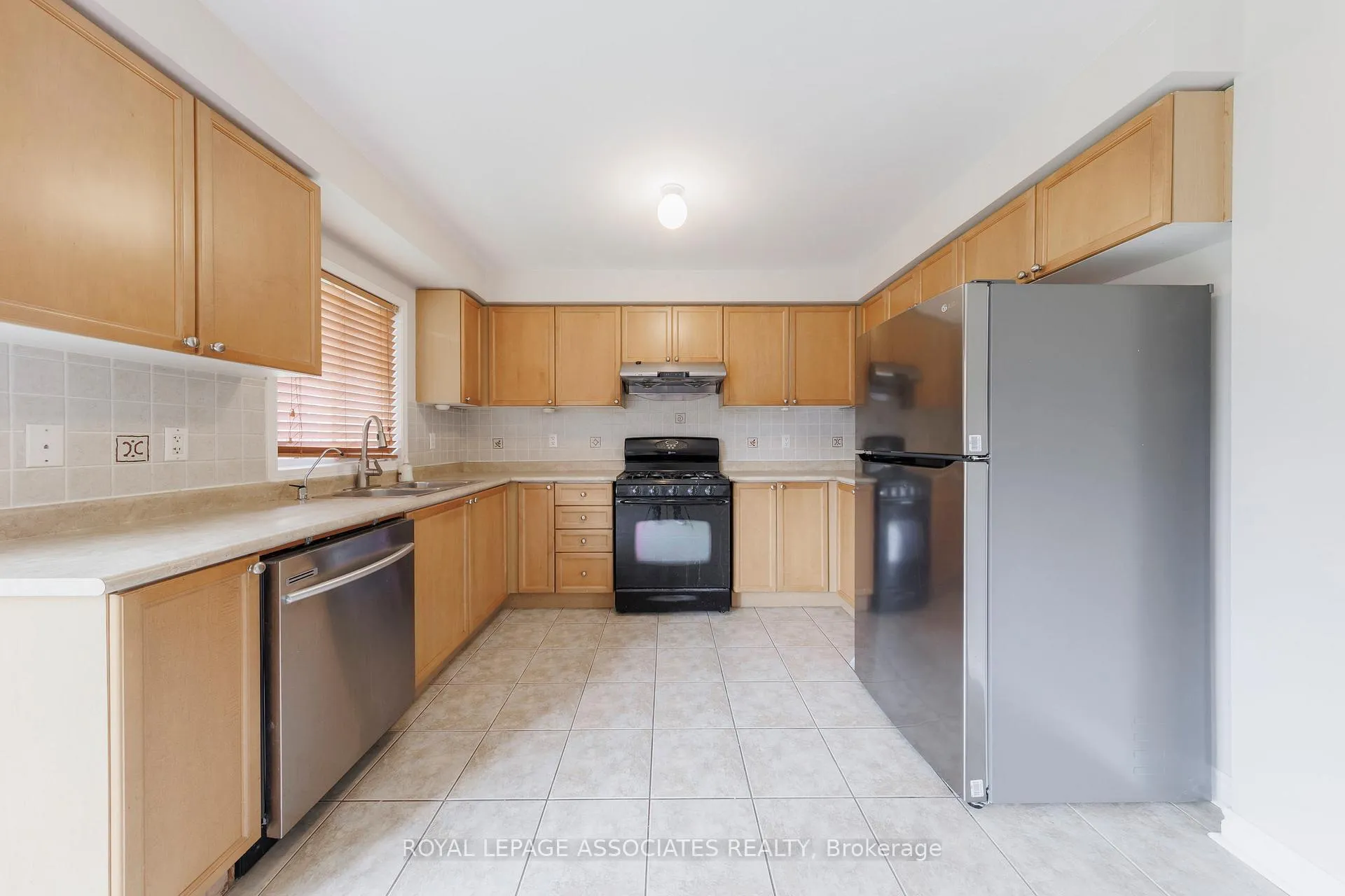 Photo 10 of Unit Main, 30 Telford Street, Ajax, Northwest Ajax — HOMEH