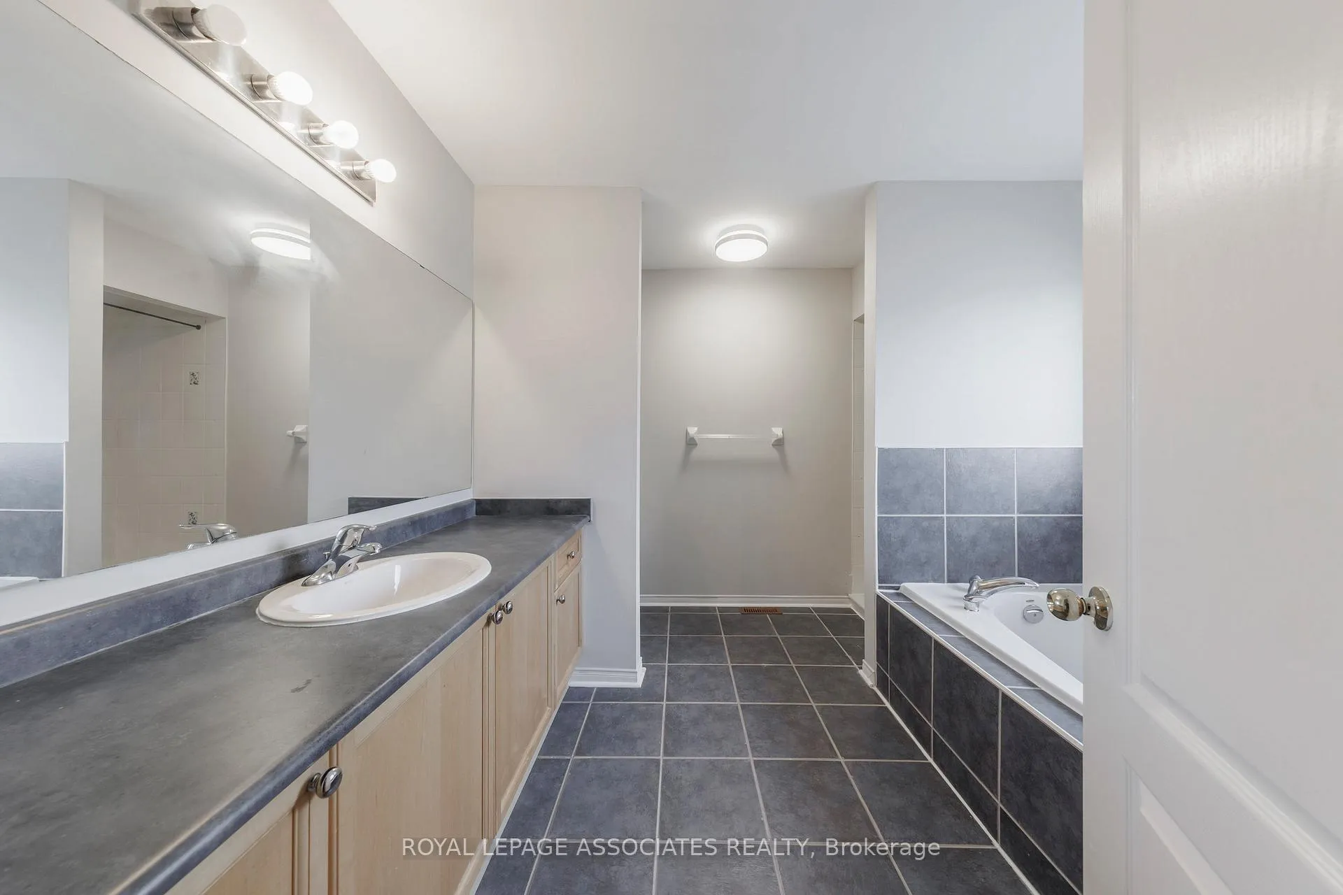 Photo 16 of Unit Main, 30 Telford Street, Ajax, Northwest Ajax — HOMEH