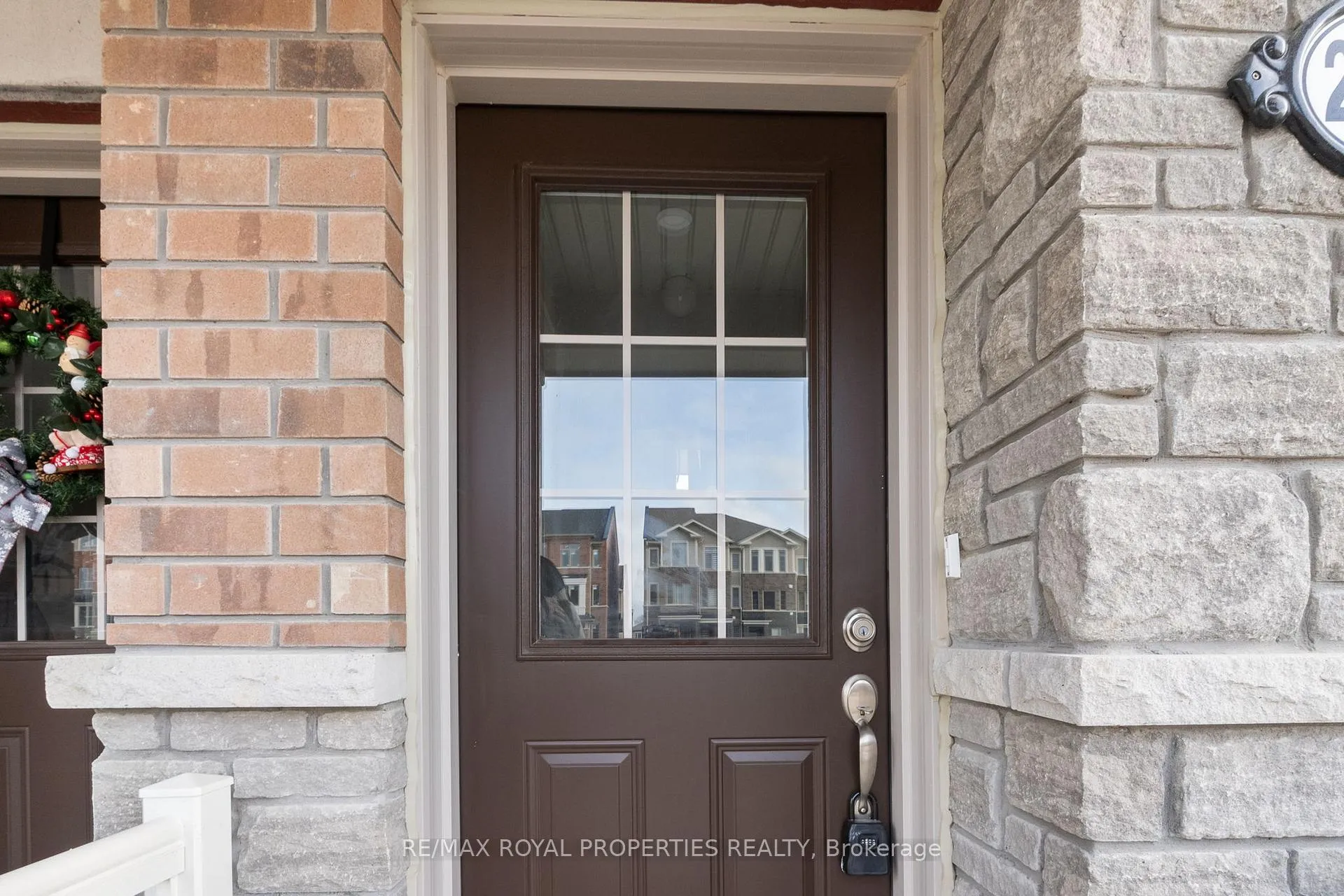 Photo 3 of 2849 Whites Road, Pickering, Rural Pickering — HOMEH