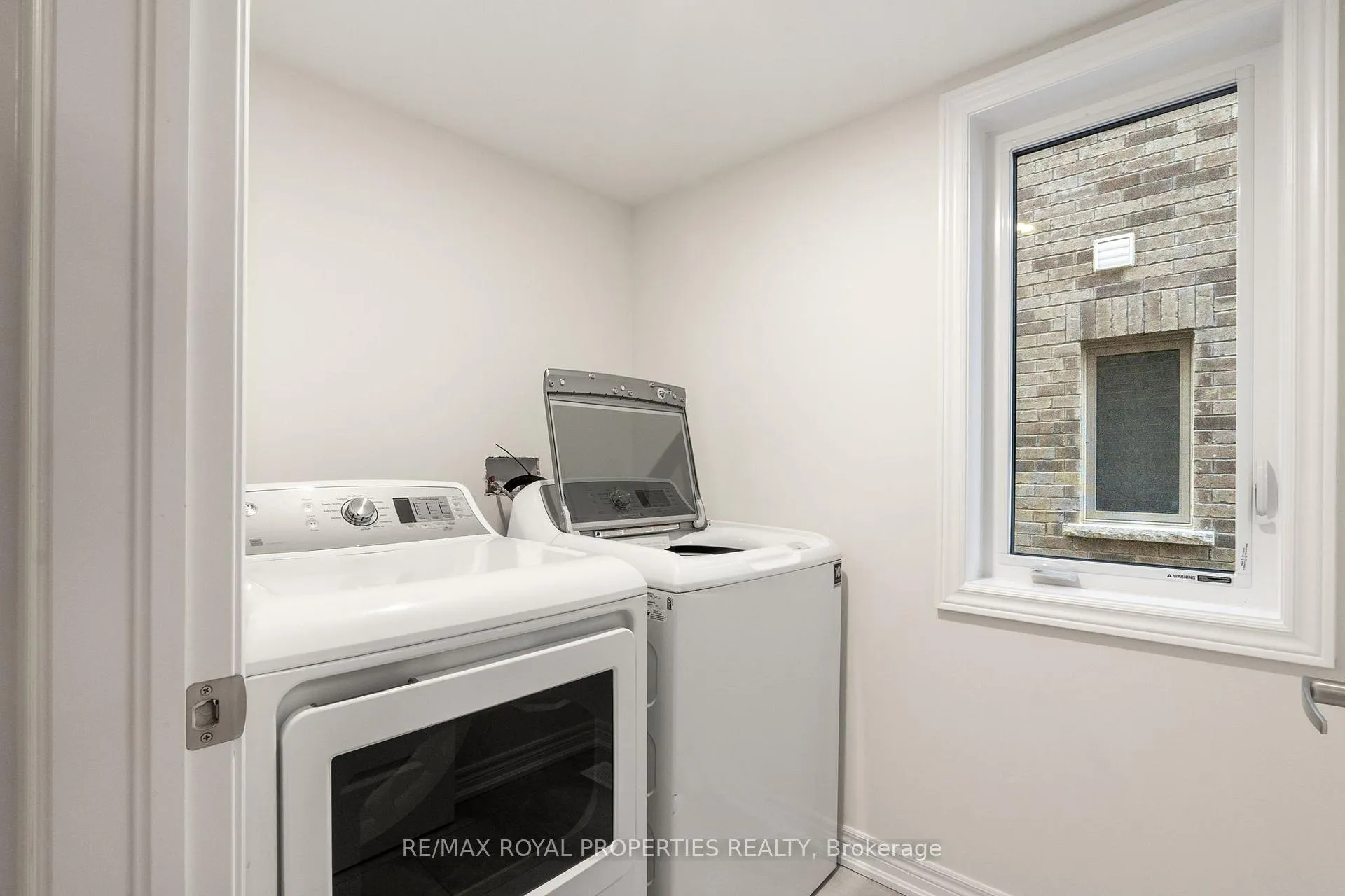 Photo 9 of 2849 Whites Road, Pickering, Rural Pickering — HOMEH