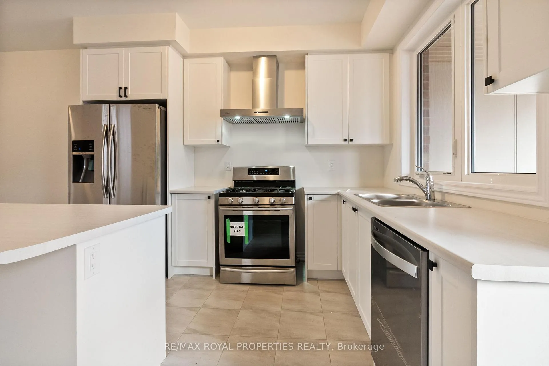 Photo 13 of 2849 Whites Road, Pickering, Rural Pickering — HOMEH