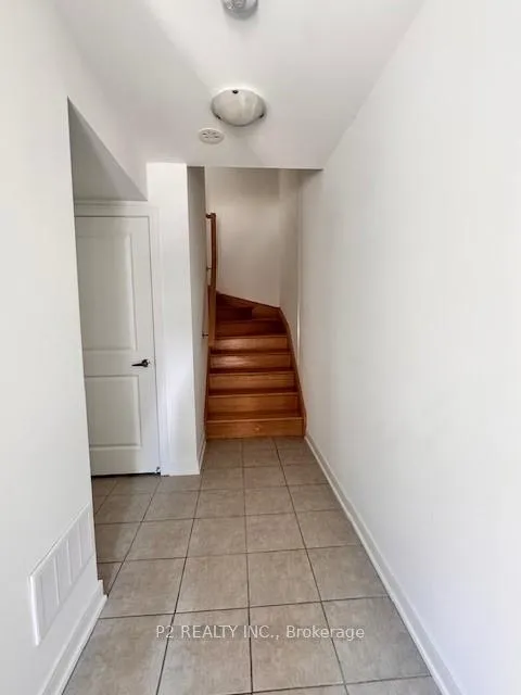 Photo 12 of 47 Spry Lane, Barrie, Innis-Shore — HOMEH