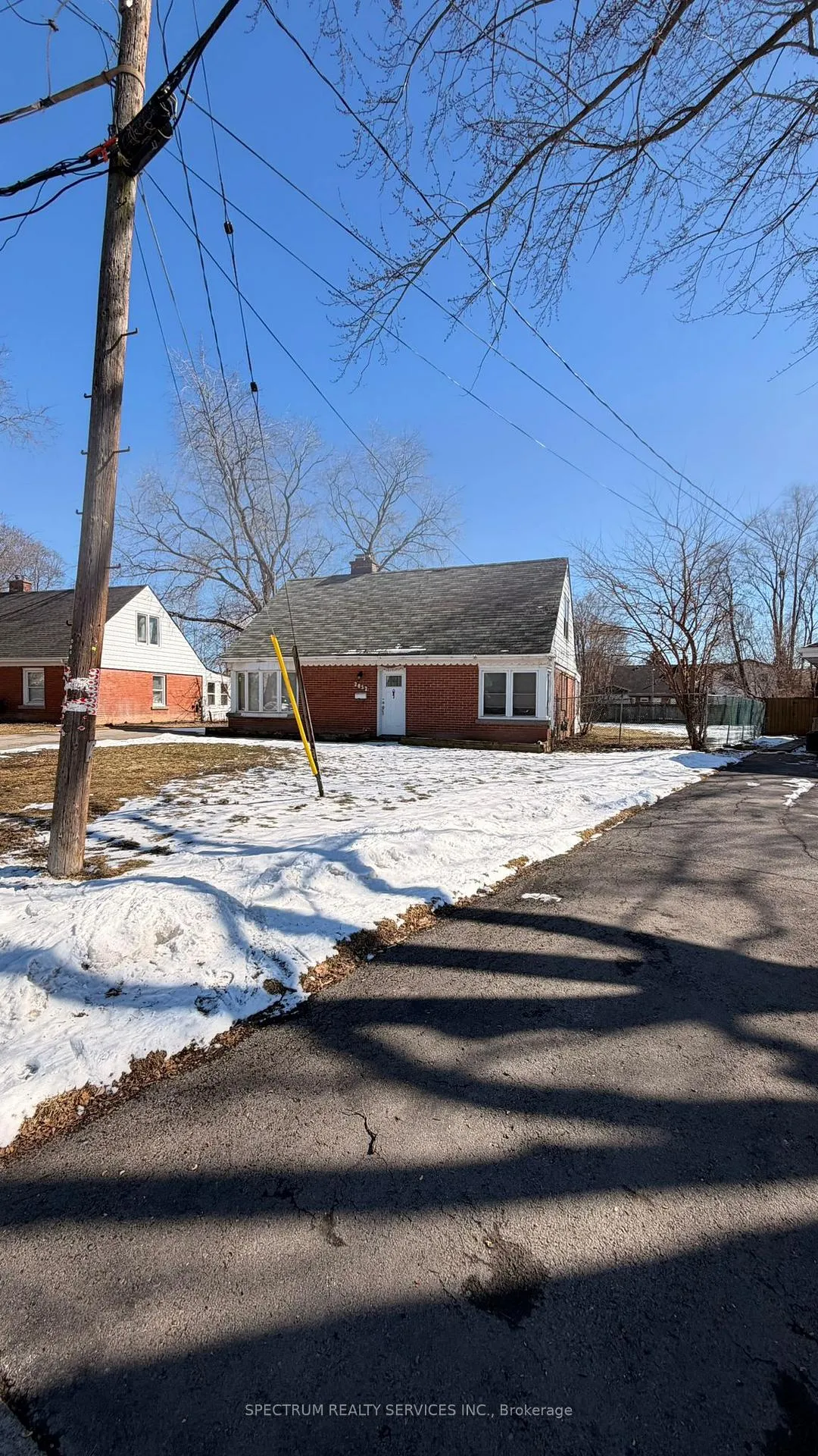 Photo 2 of 2052 Churchill Ave, Burlington, Freeman — HOMEH
