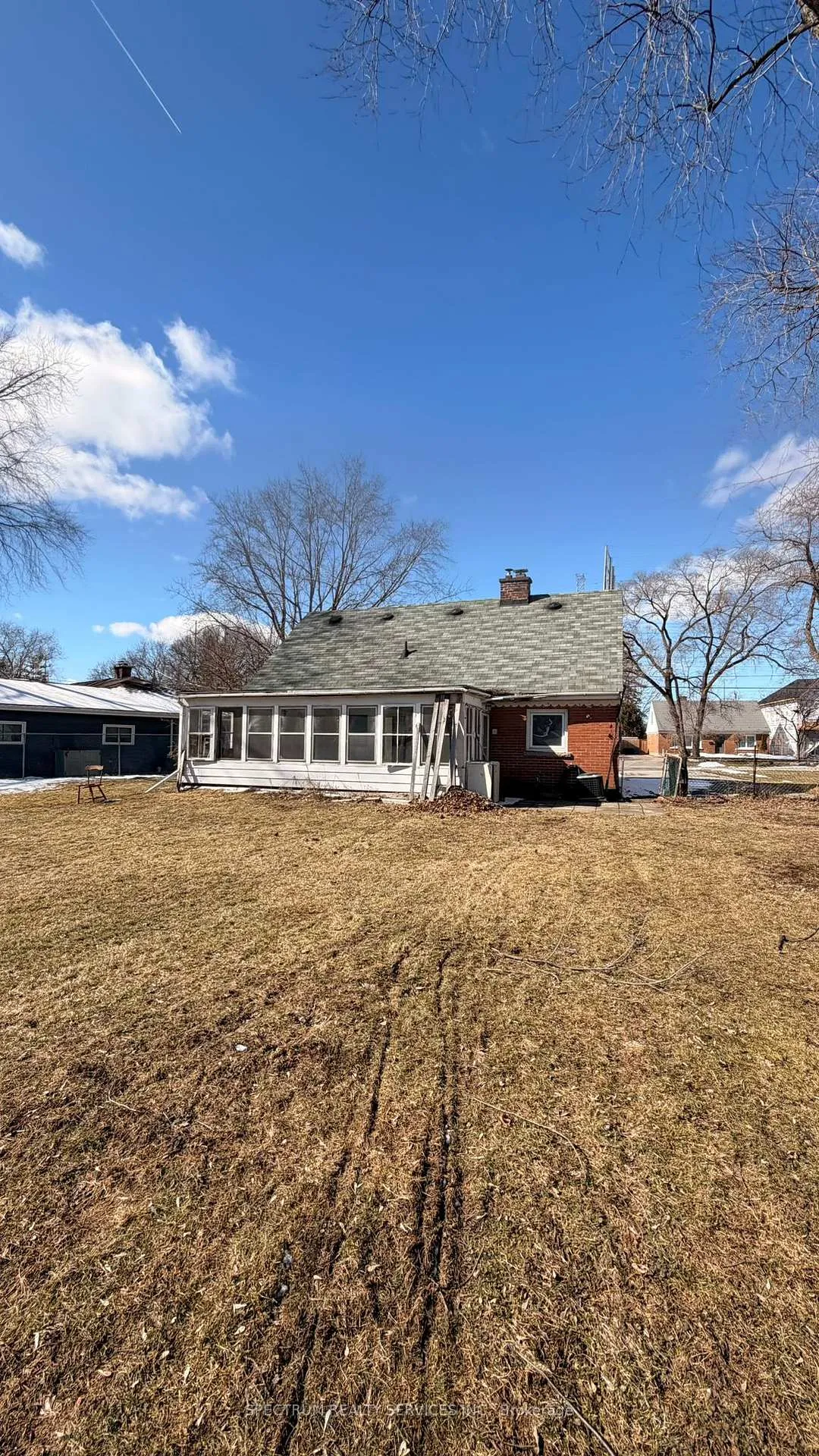 Photo 3 of 2052 Churchill Ave, Burlington, Freeman — HOMEH