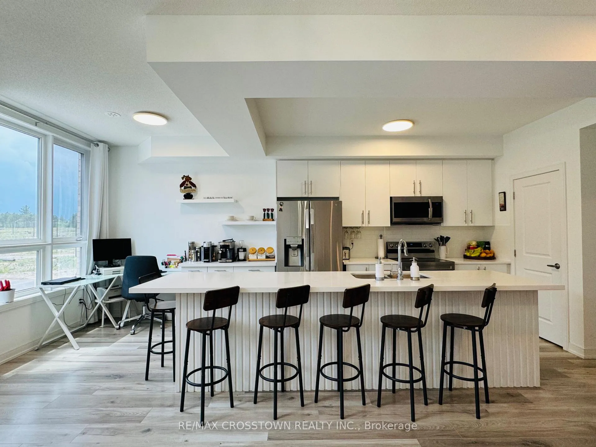 Photo 6 of 47 Red Maple Lane, Barrie, Innis-Shore — HOMEH