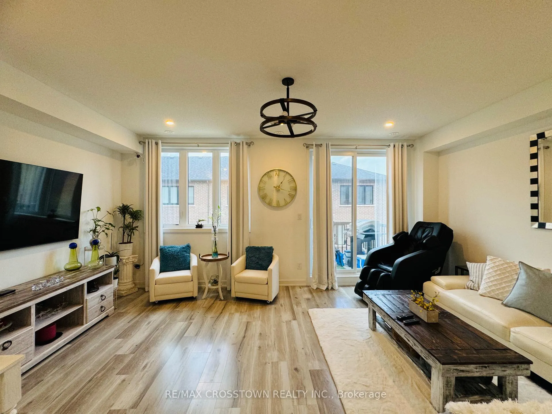 Photo 9 of 47 Red Maple Lane, Barrie, Innis-Shore — HOMEH