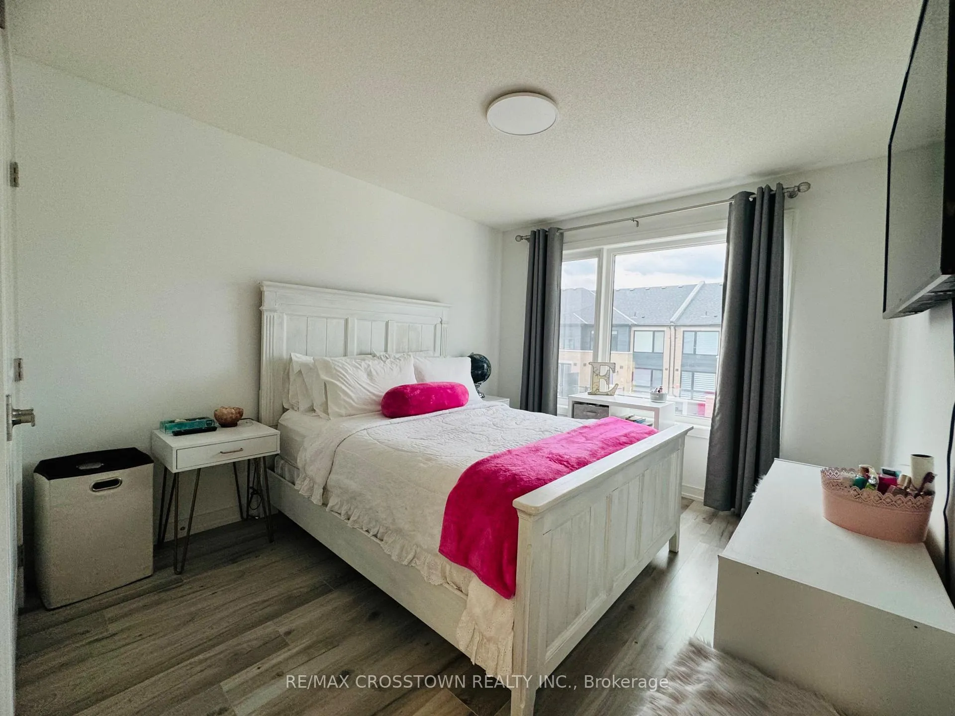 Photo 11 of 47 Red Maple Lane, Barrie, Innis-Shore — HOMEH