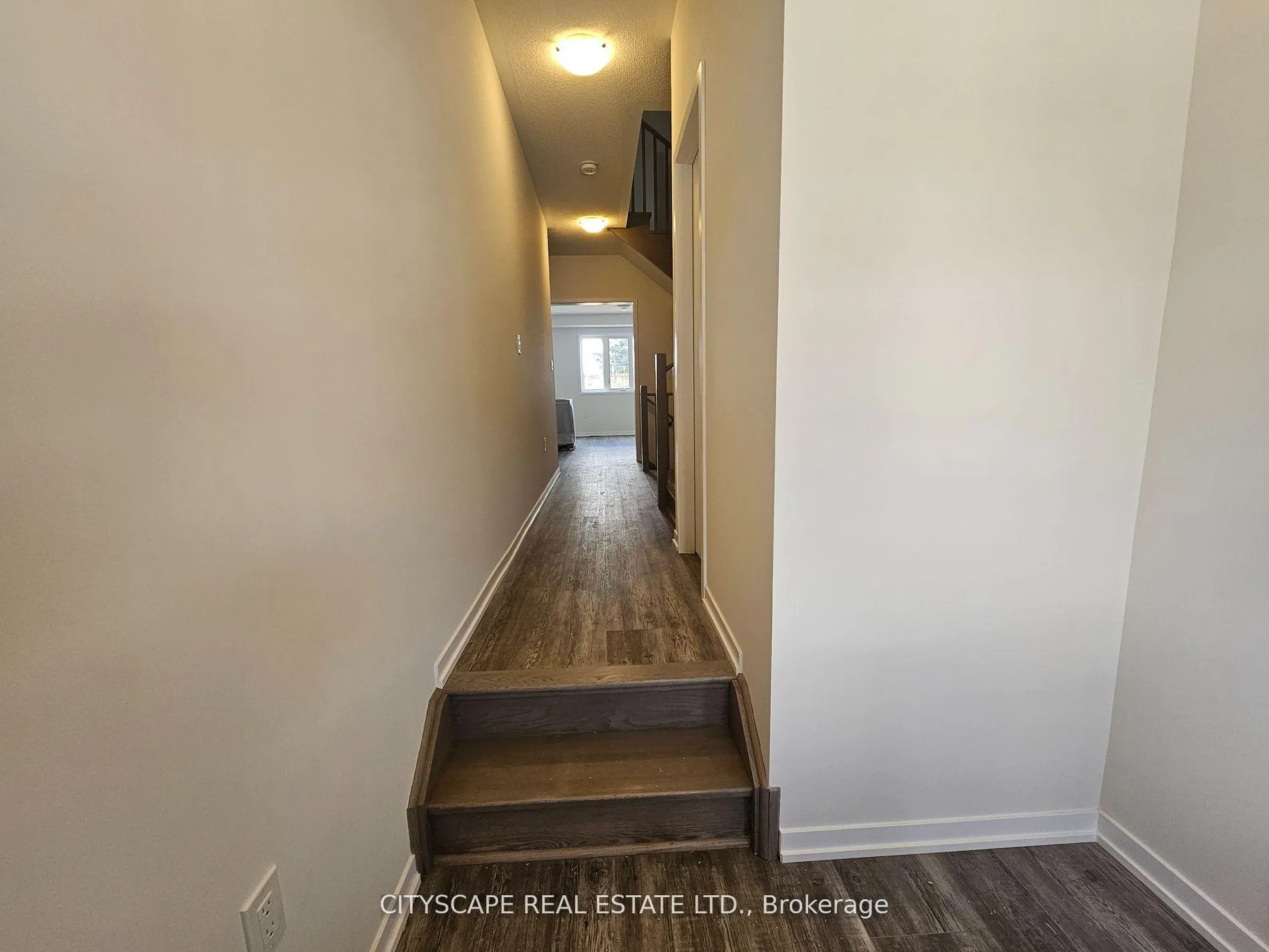 Photo 2 of 1534 Wheatcroft Drive, Oshawa, Taunton — HOMEH