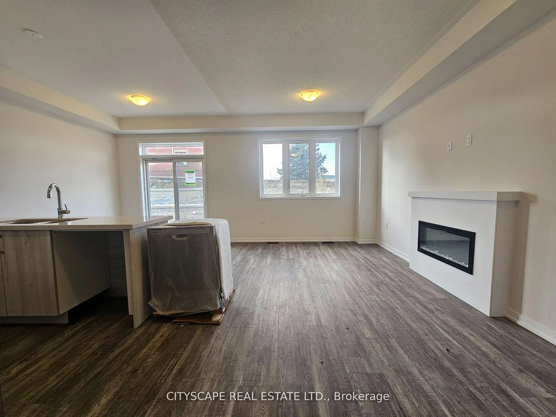 Photo 5 of 1534 Wheatcroft Drive, Oshawa, Taunton — HOMEH