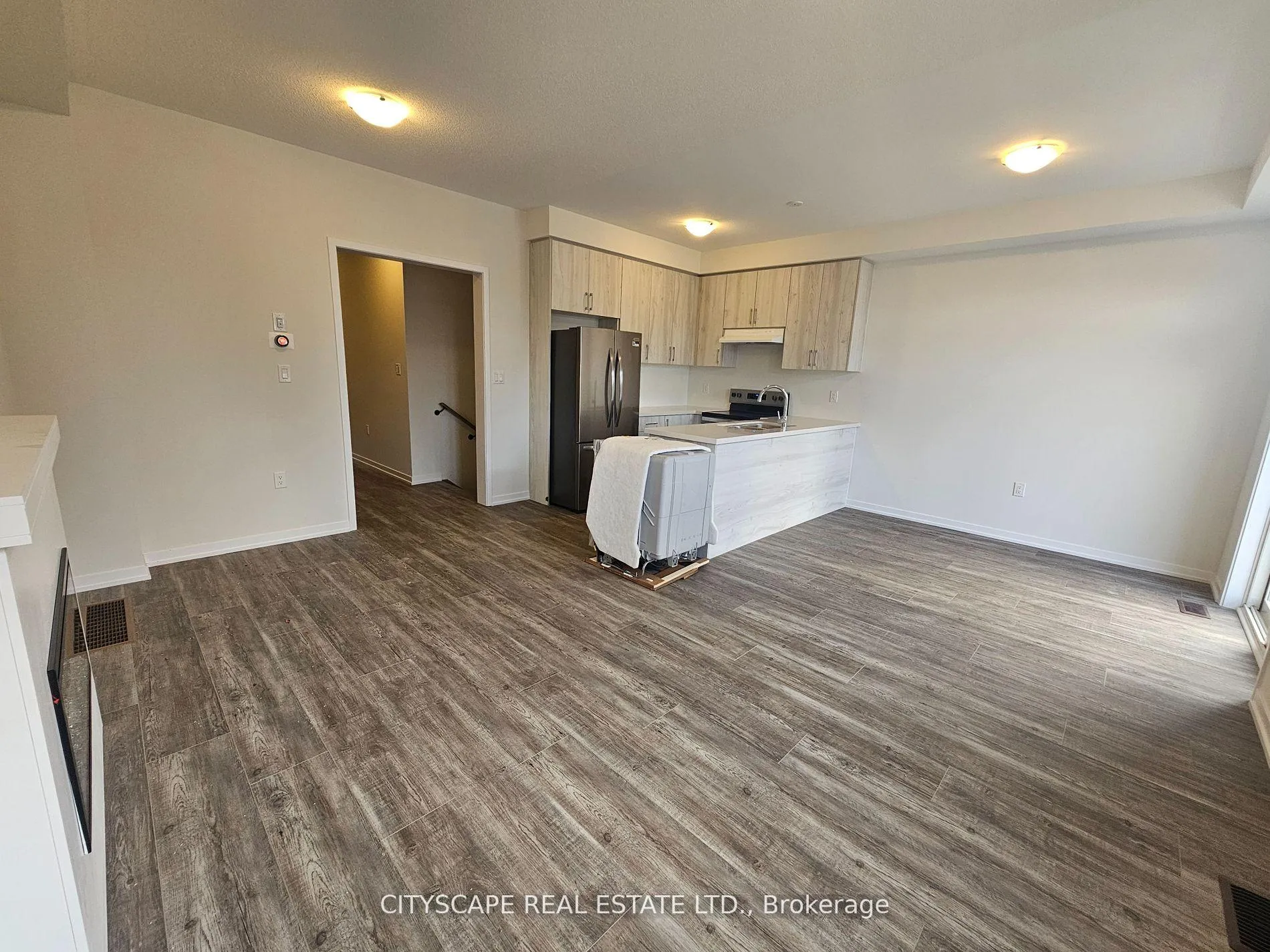 Photo 6 of 1534 Wheatcroft Drive, Oshawa, Taunton — HOMEH