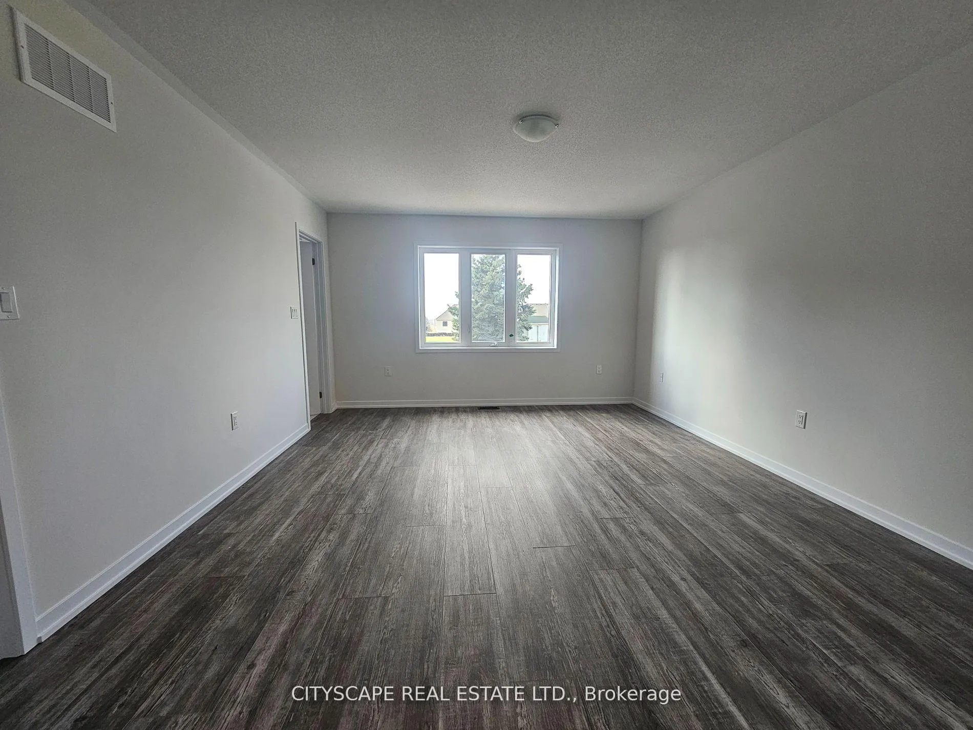 Photo 10 of 1534 Wheatcroft Drive, Oshawa, Taunton — HOMEH