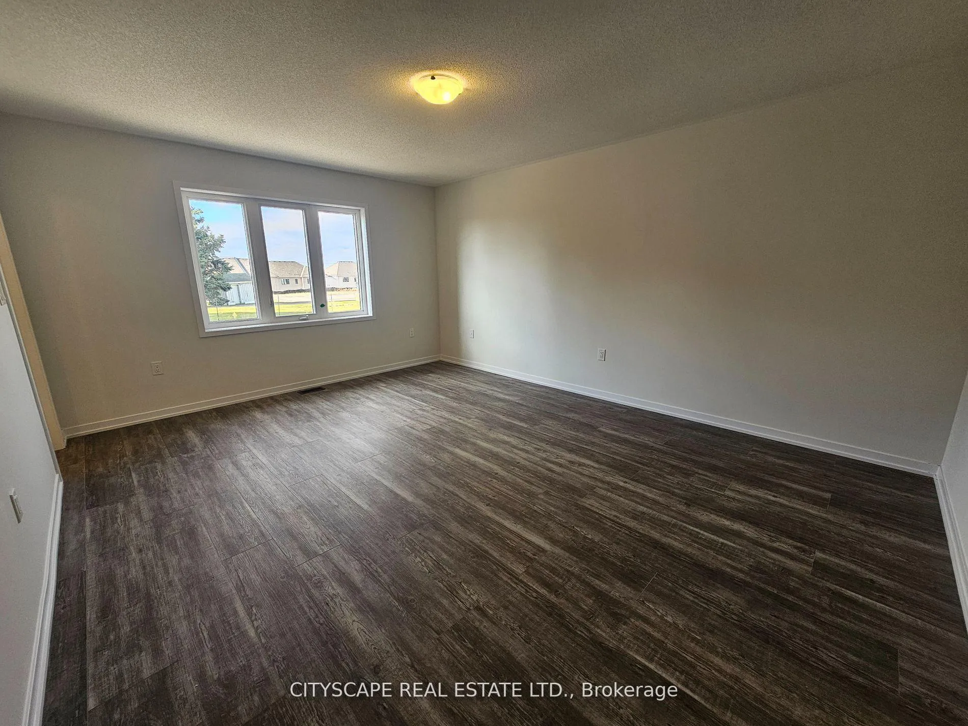 Photo 12 of 1534 Wheatcroft Drive, Oshawa, Taunton — HOMEH