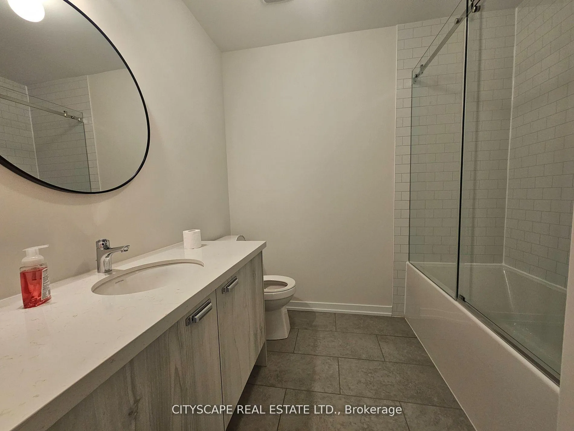 Photo 13 of 1534 Wheatcroft Drive, Oshawa, Taunton — HOMEH