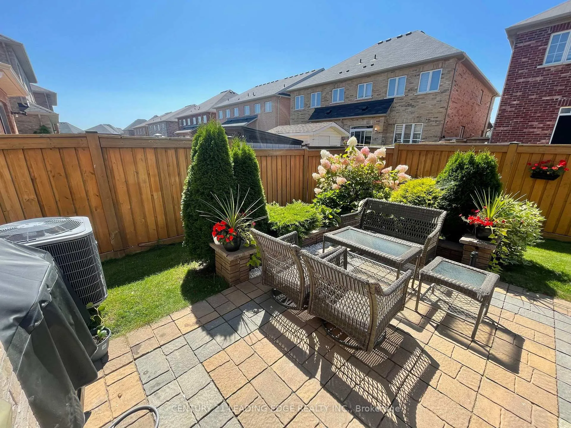 Photo 4 of Unit Upper, 40 Maple Trail Road, Caledon, Rural Caledon — HOMEH
