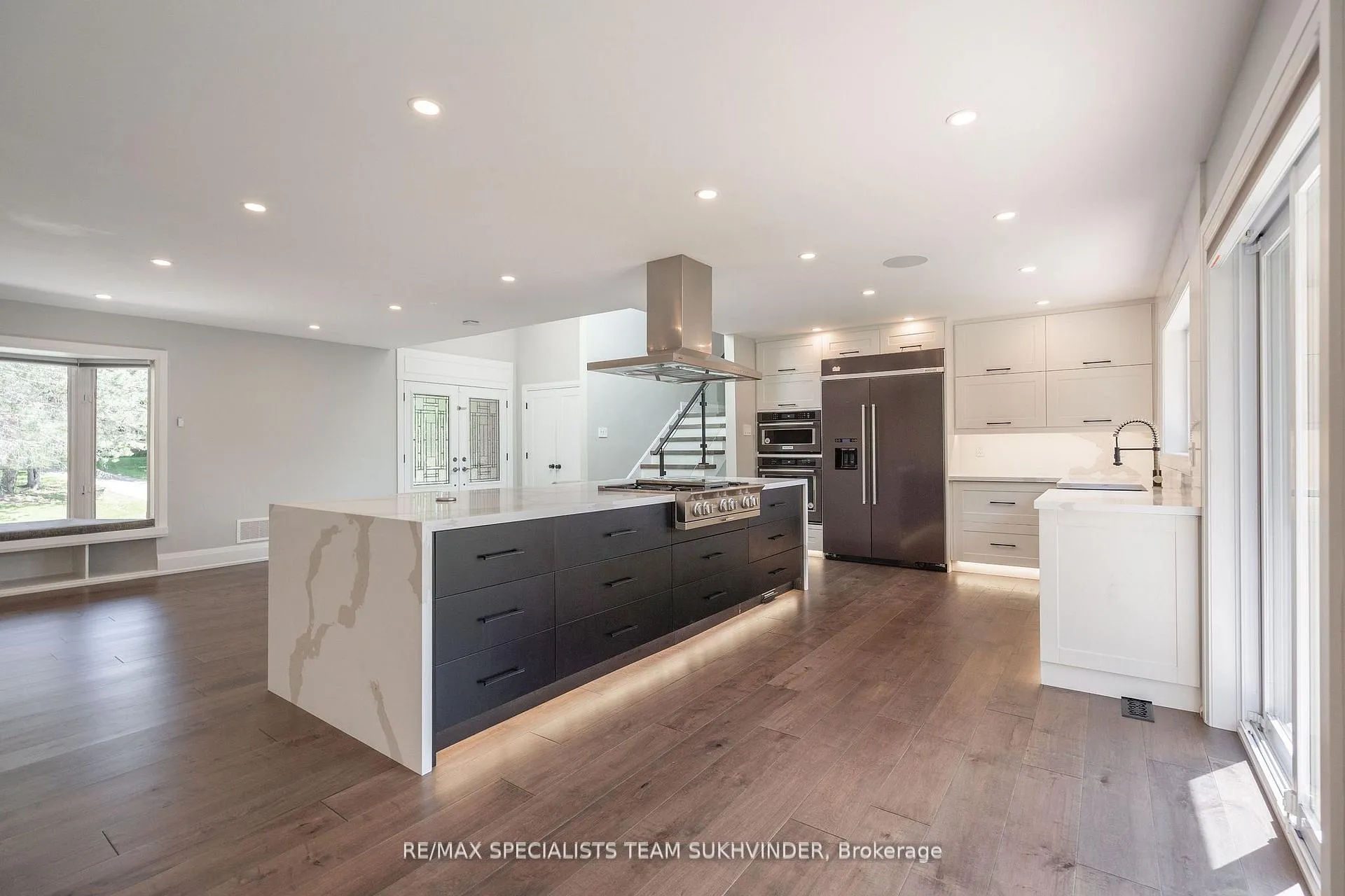 Photo 5 of 19 Rouge River Circle, Markham, Box Grove — HOMEH