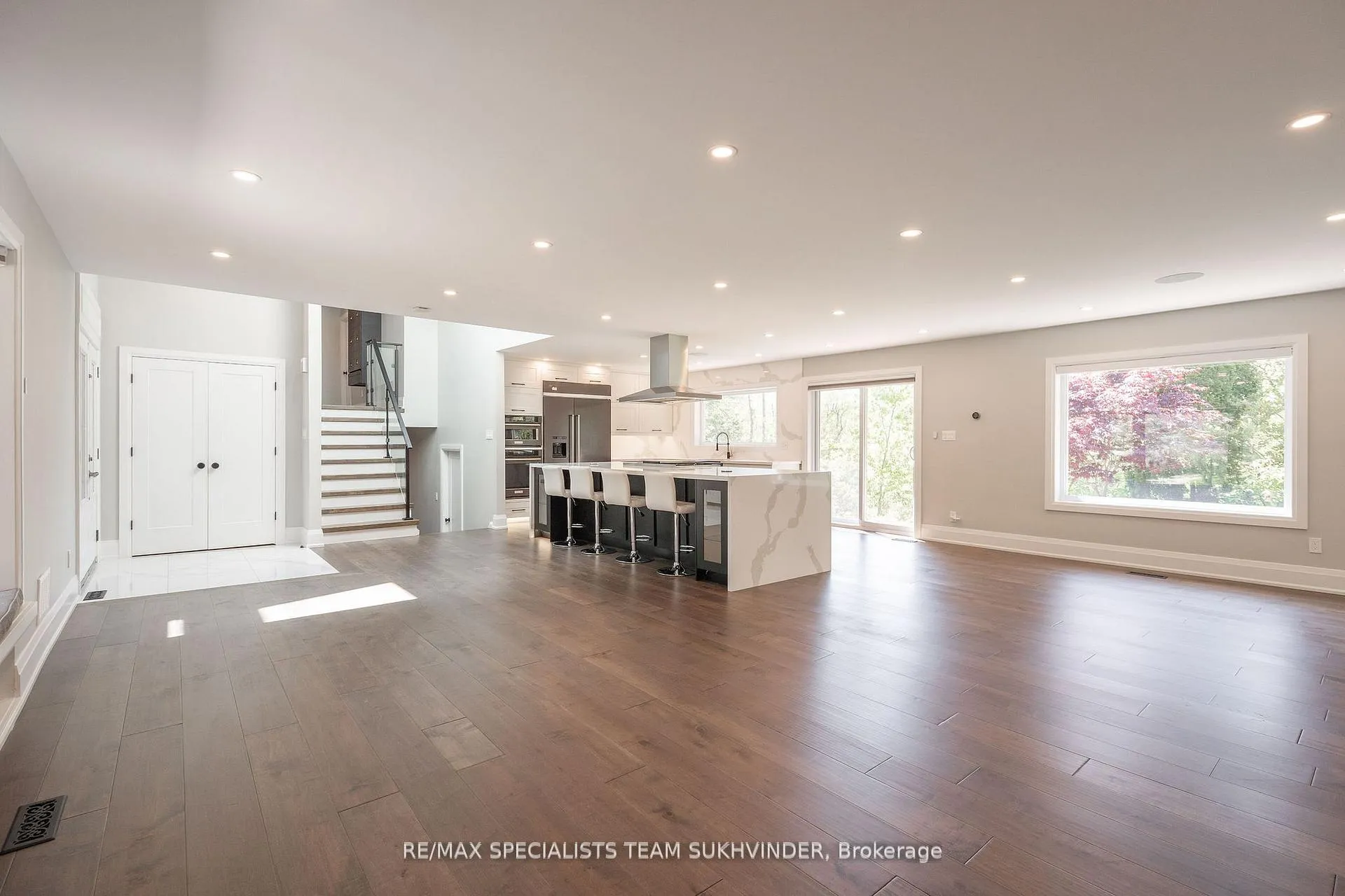 Photo 8 of 19 Rouge River Circle, Markham, Box Grove — HOMEH