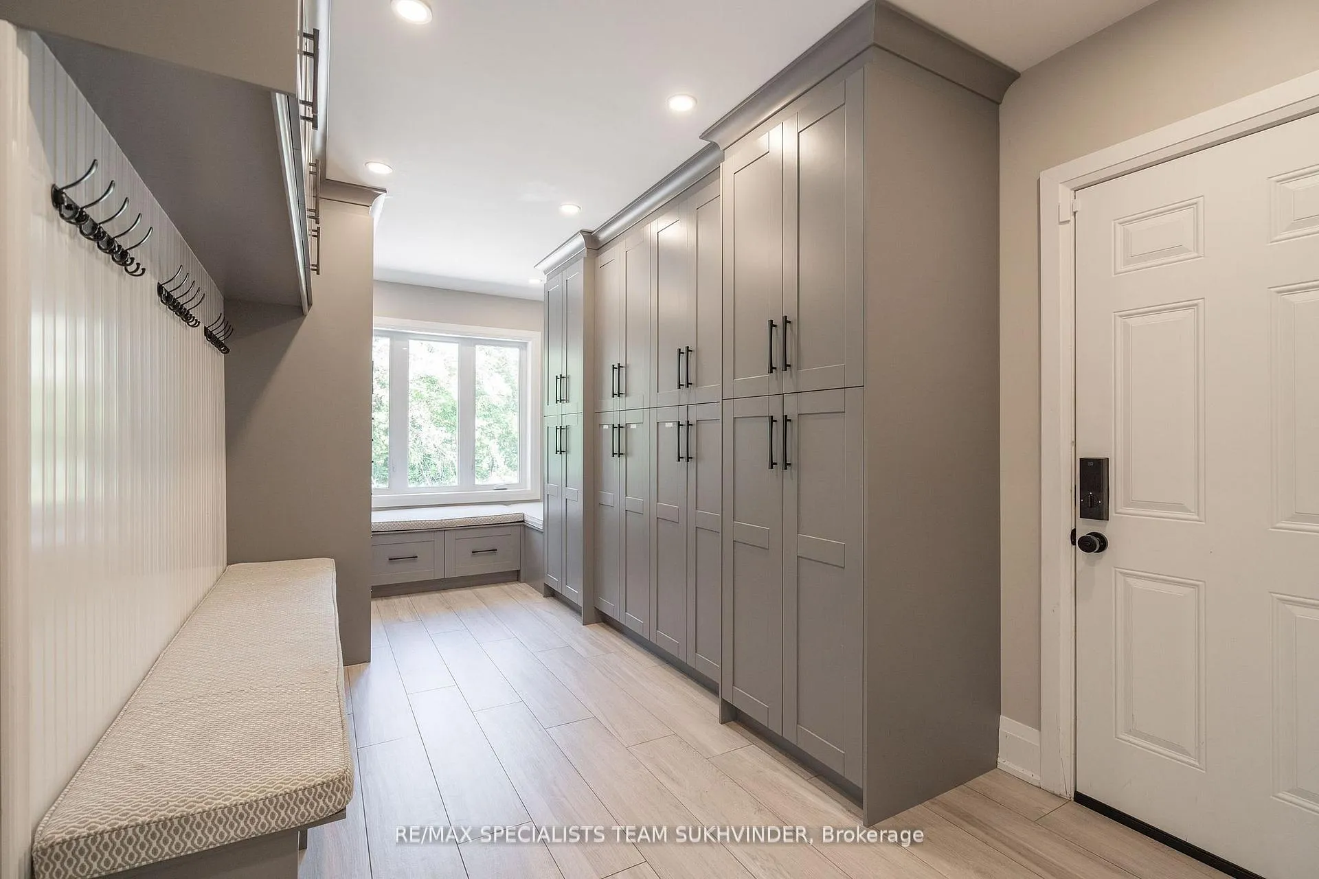Photo 11 of 19 Rouge River Circle, Markham, Box Grove — HOMEH
