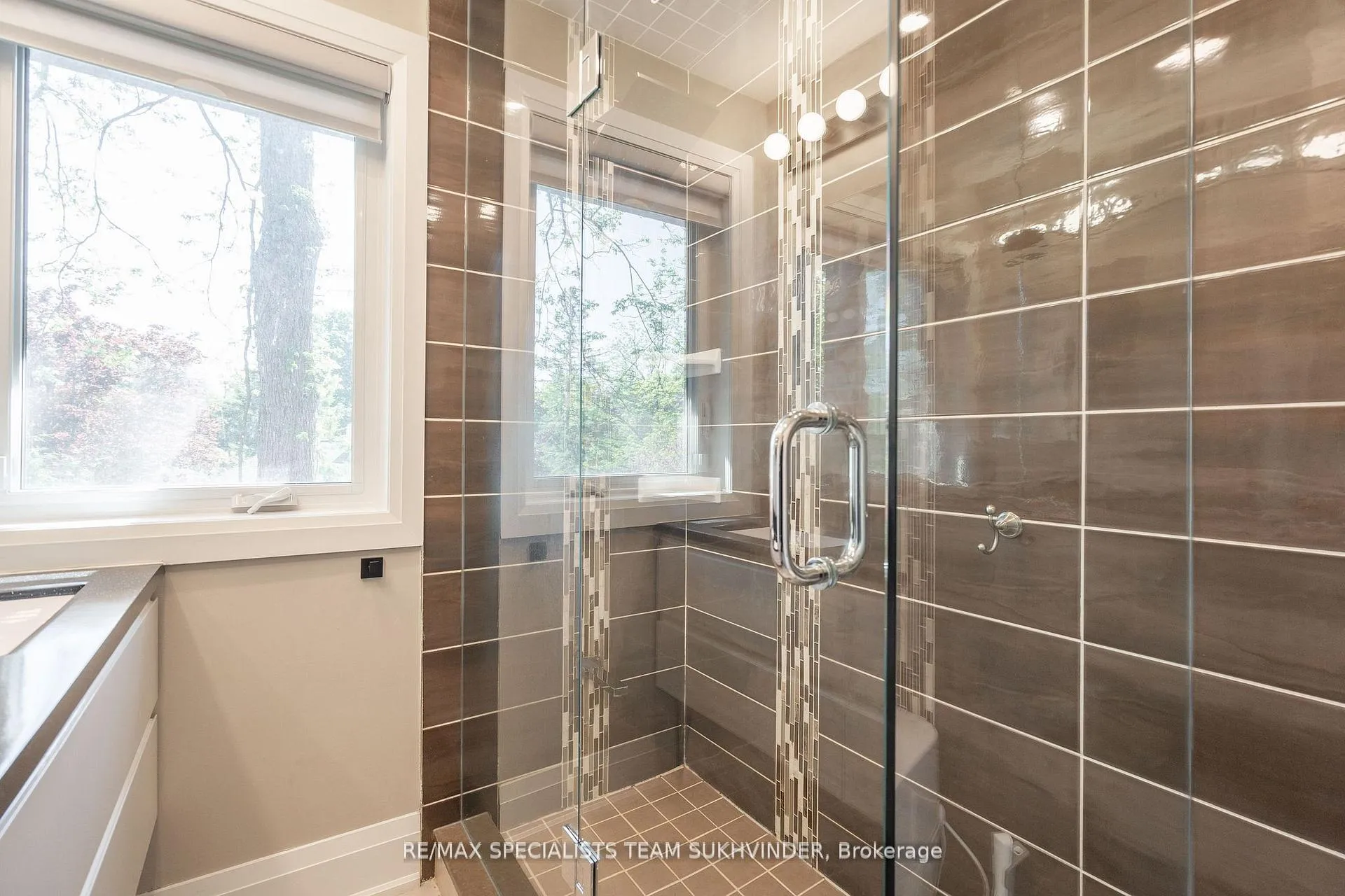 Photo 21 of 19 Rouge River Circle, Markham, Box Grove — HOMEH
