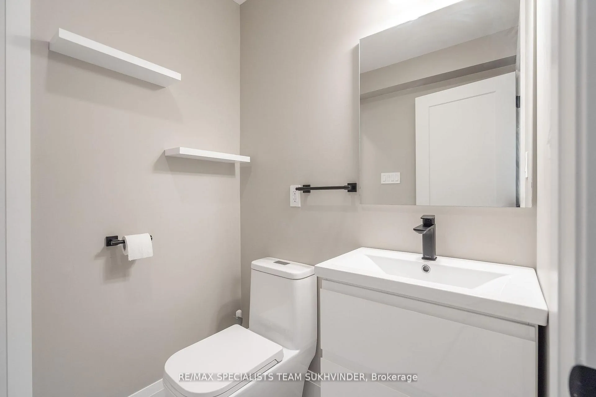 Photo 24 of 19 Rouge River Circle, Markham, Box Grove — HOMEH
