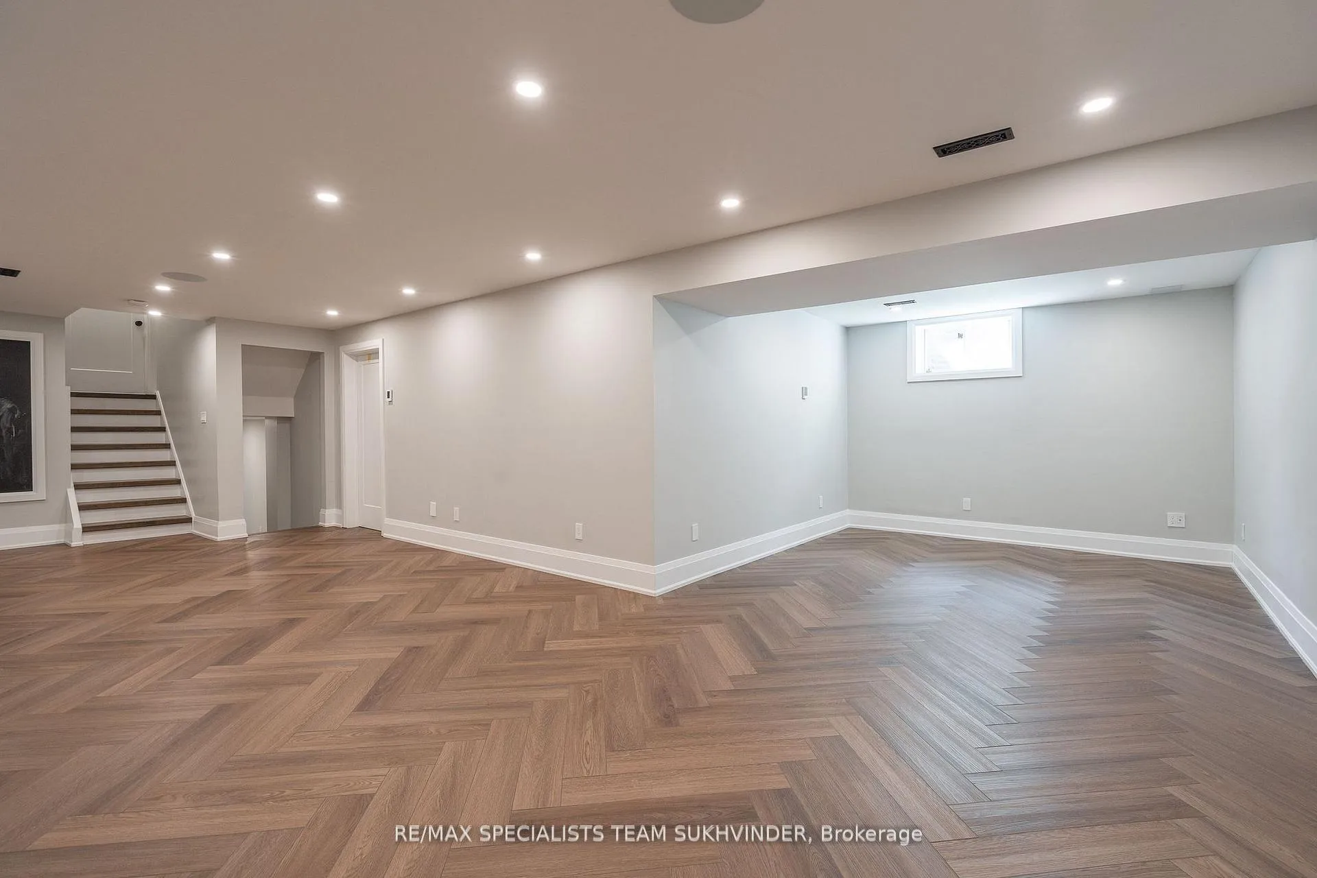 Photo 28 of 19 Rouge River Circle, Markham, Box Grove — HOMEH