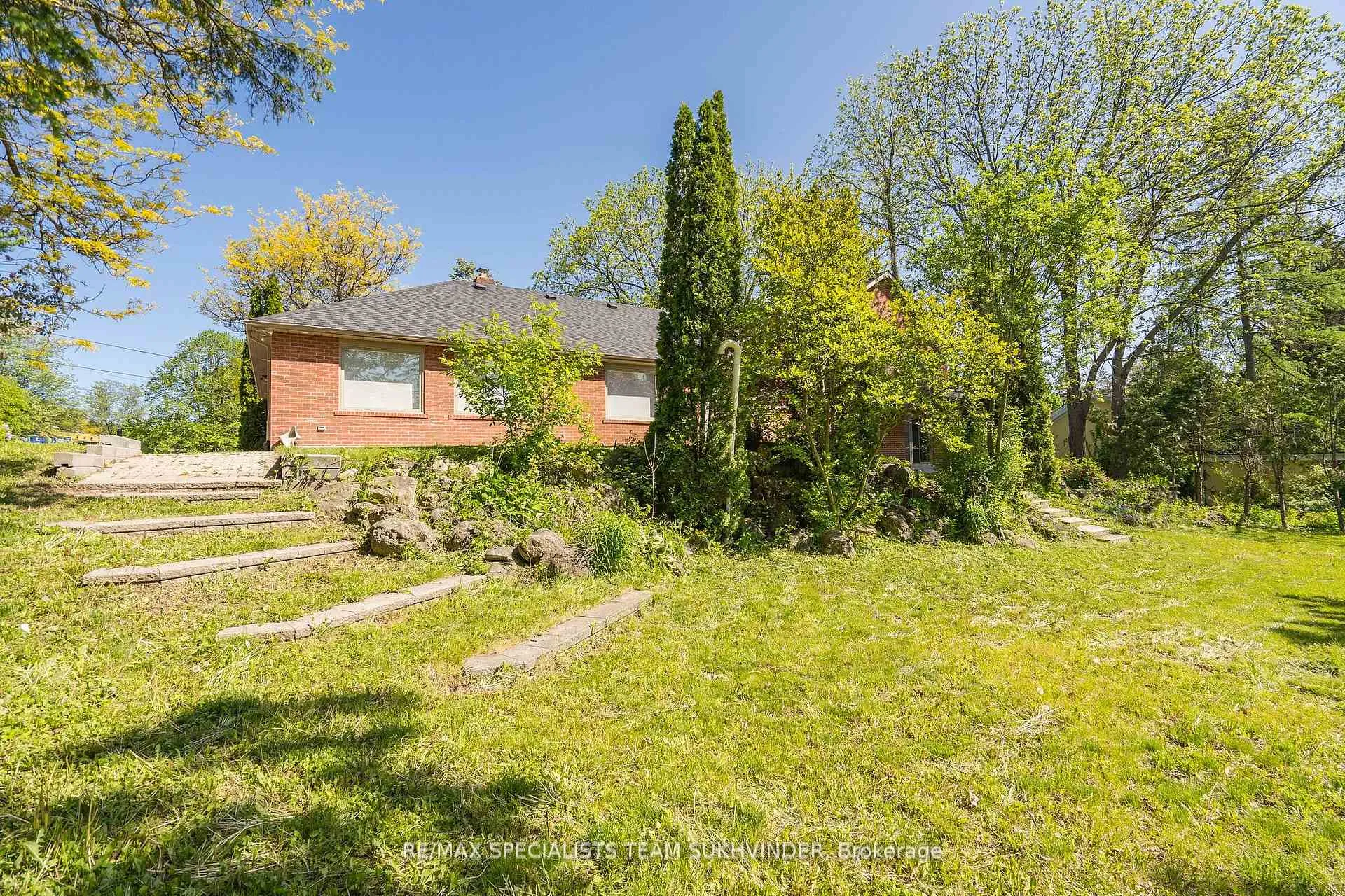Photo 32 of 19 Rouge River Circle, Markham, Box Grove — HOMEH
