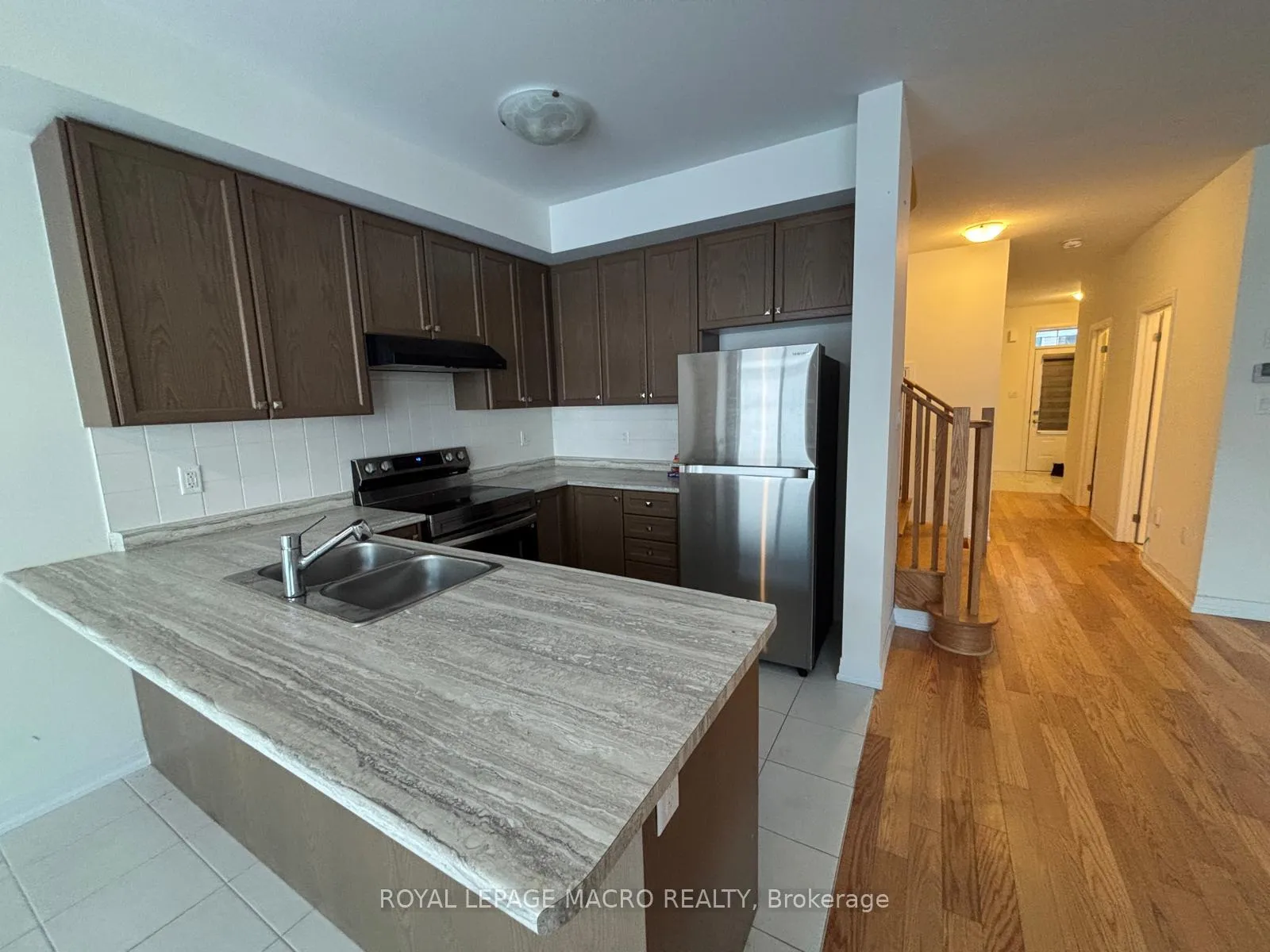 Photo 3 of 106 Selection Heights, Thorold, Allanburg/Thorold South — HOMEH