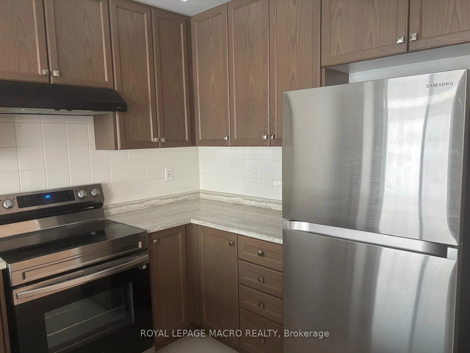 Photo 4 of 106 Selection Heights, Thorold, Allanburg/Thorold South — HOMEH