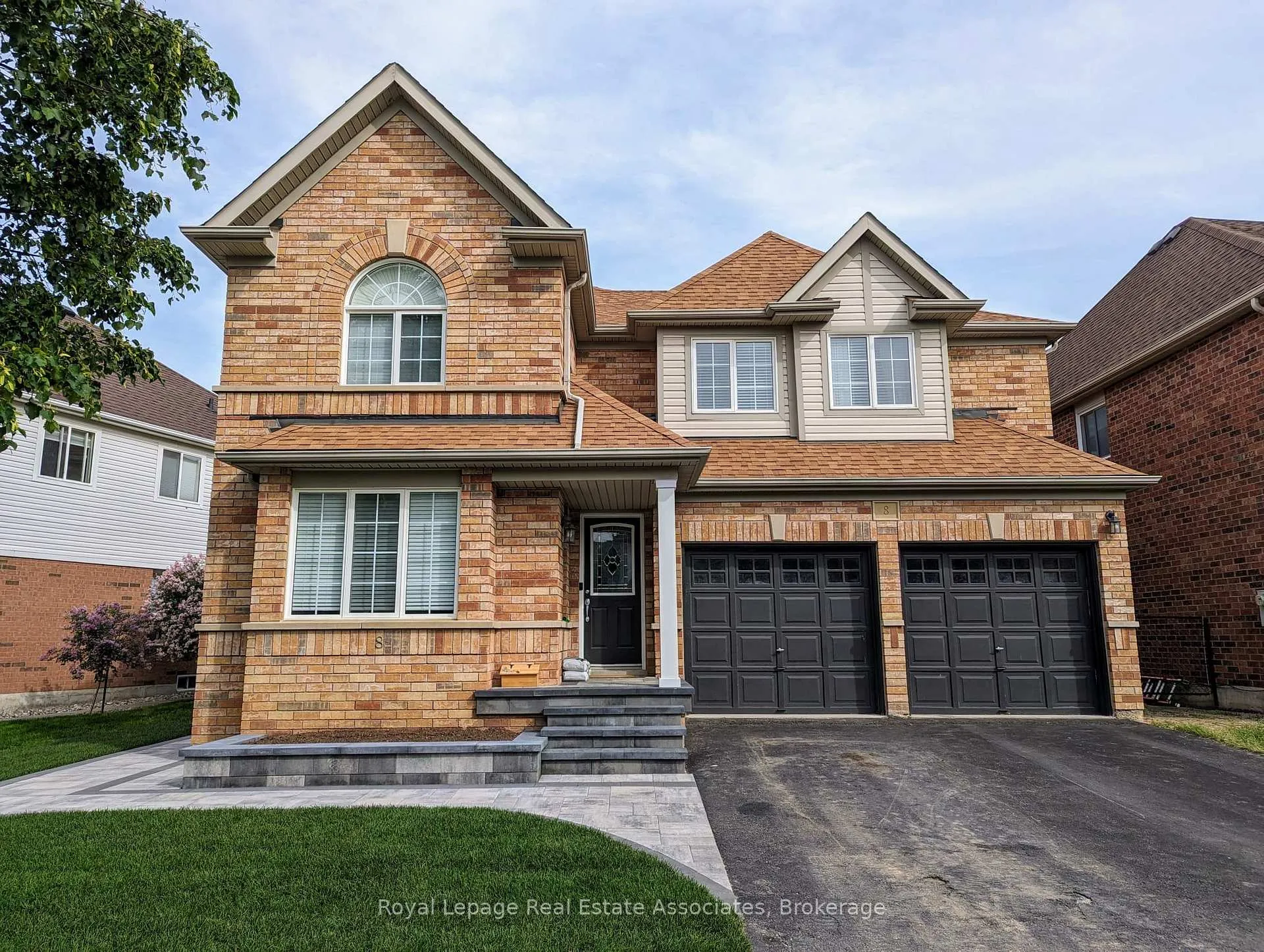 Photo 1 of 8 Mcnally Street, Halton Hills, Georgetown — HOMEH