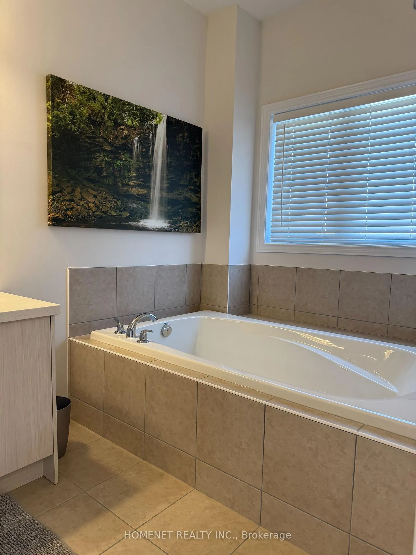 Photo 8 of 87 Grand Trunk Avenue, Vaughan, Patterson — HOMEH