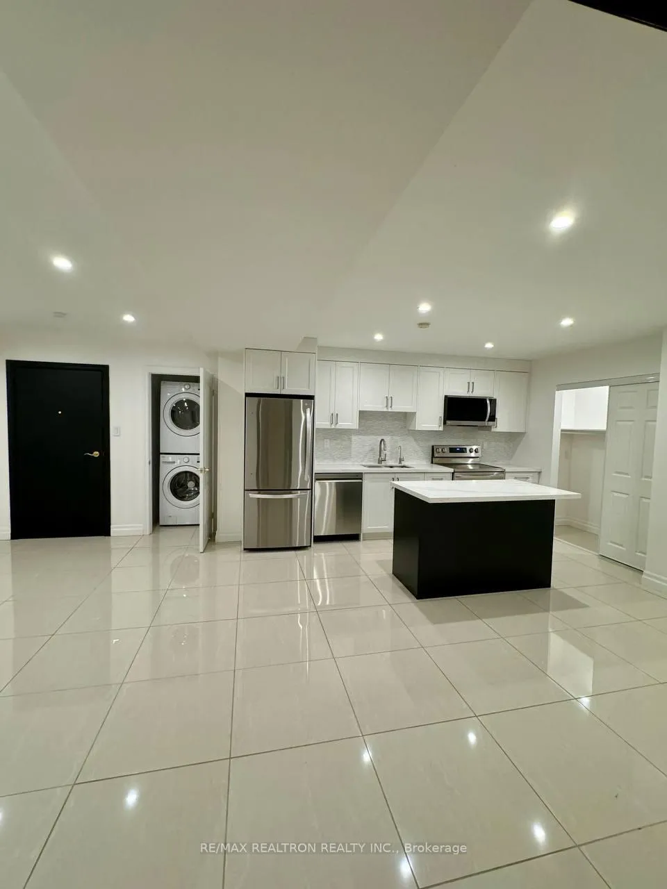 Photo 9 of Unit Lower, 76 Firglen Ridge, Vaughan, Islington Woods — HOMEH