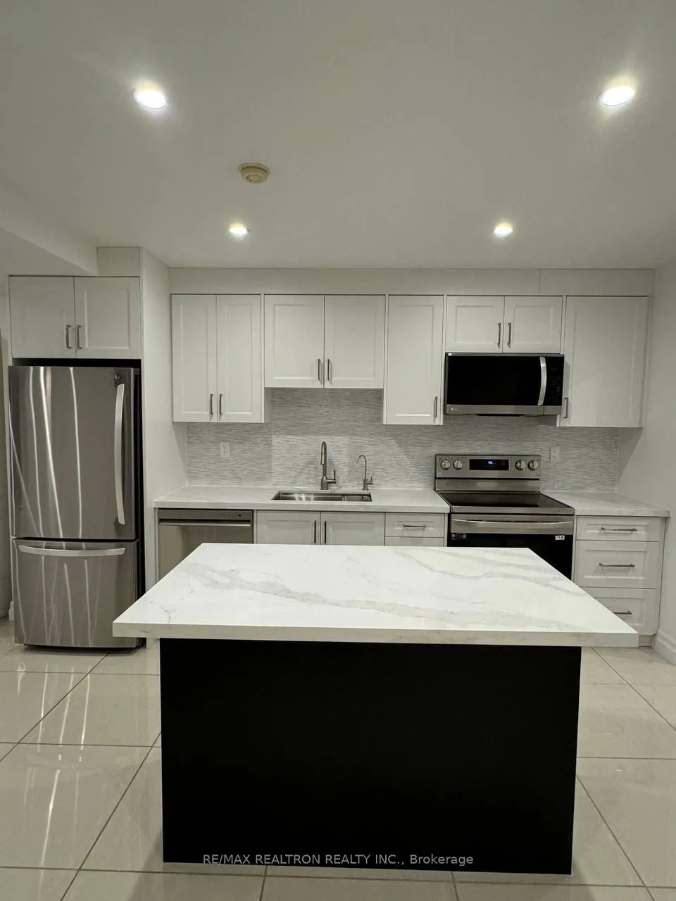 Photo 10 of Unit Lower, 76 Firglen Ridge, Vaughan, Islington Woods — HOMEH