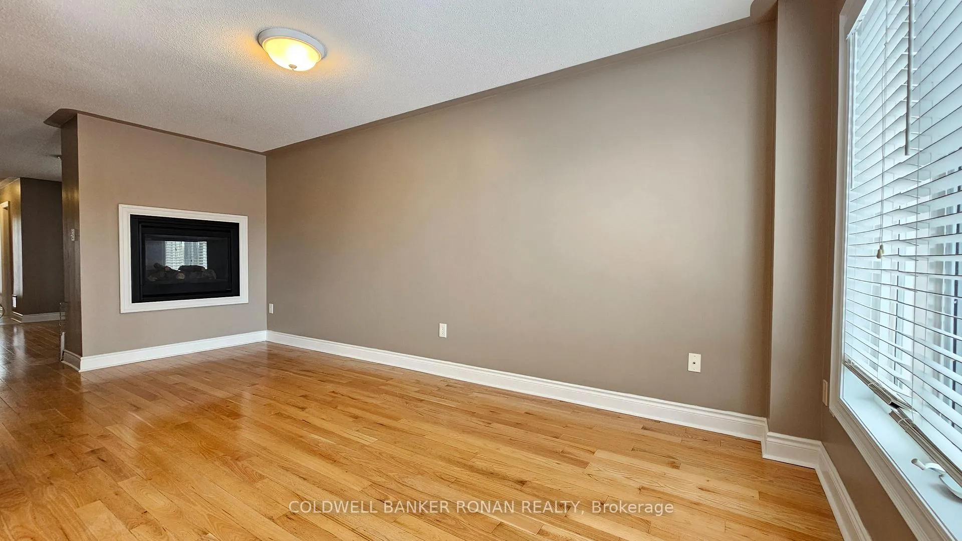 Photo 7 of 116 Tomabrook Crescent, Brampton, Sandringham-Wellington North — HOMEH
