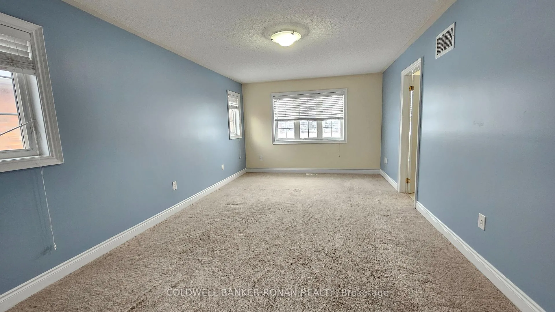 Photo 15 of 116 Tomabrook Crescent, Brampton, Sandringham-Wellington North — HOMEH