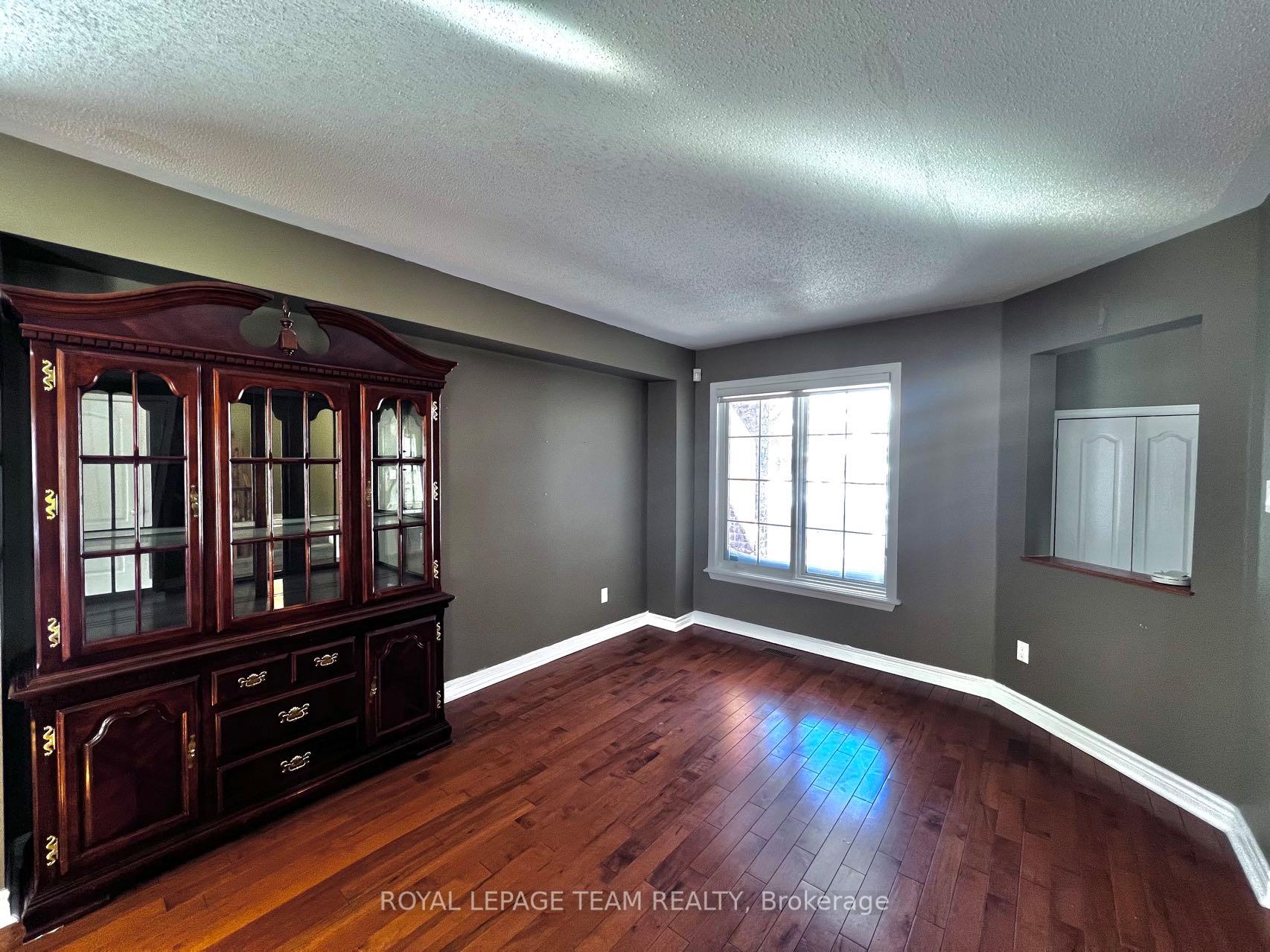 Photo 2 of 131 Locheland Crescent, Ottawa, Barrhaven East — HOMEH