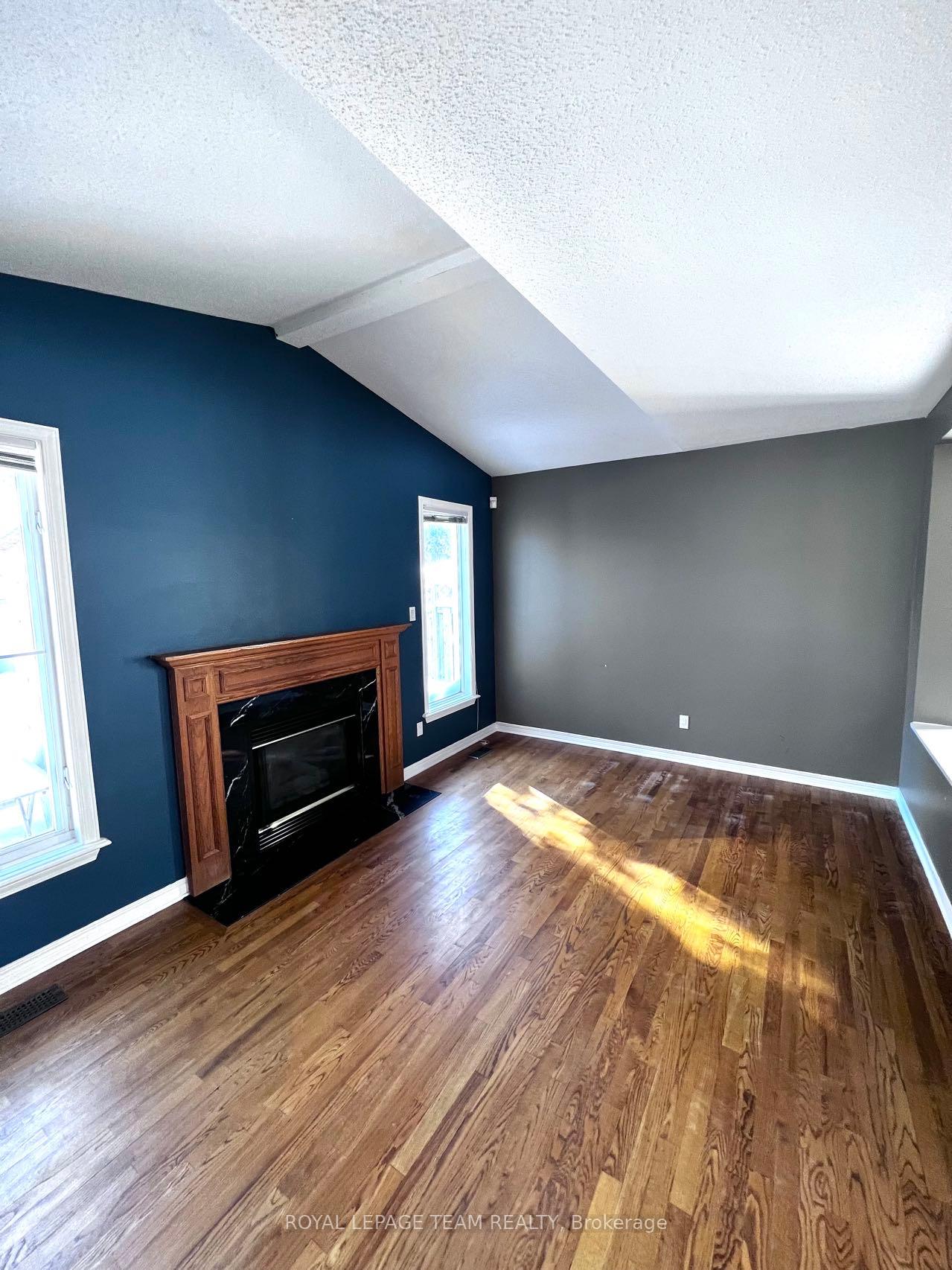 Photo 5 of 131 Locheland Crescent, Ottawa, Barrhaven East — HOMEH