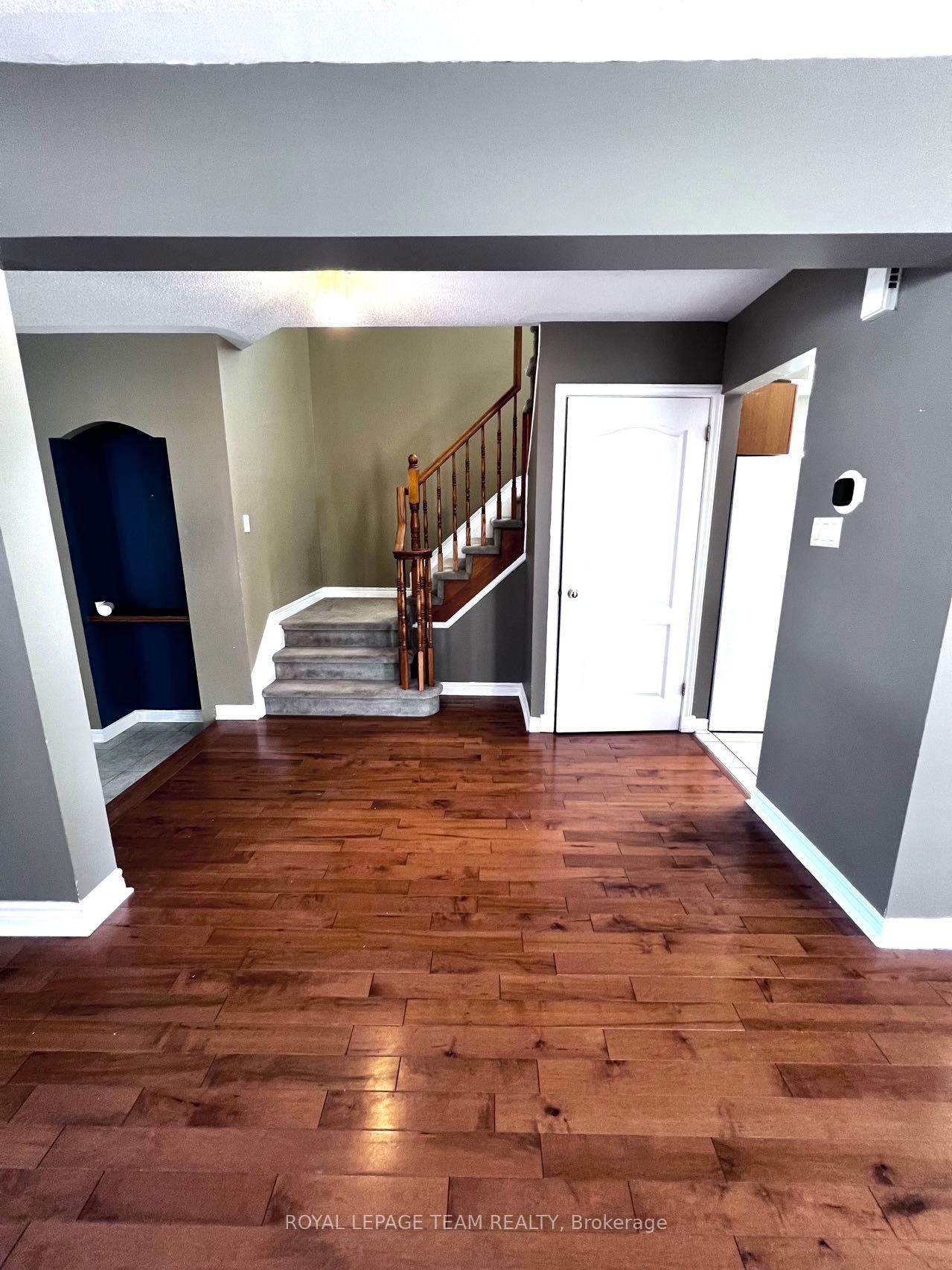 Photo 6 of 131 Locheland Crescent, Ottawa, Barrhaven East — HOMEH