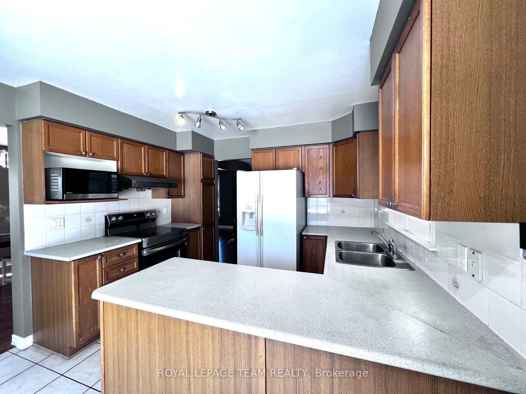 Photo 20 of 131 Locheland Crescent, Ottawa, Barrhaven East — HOMEH