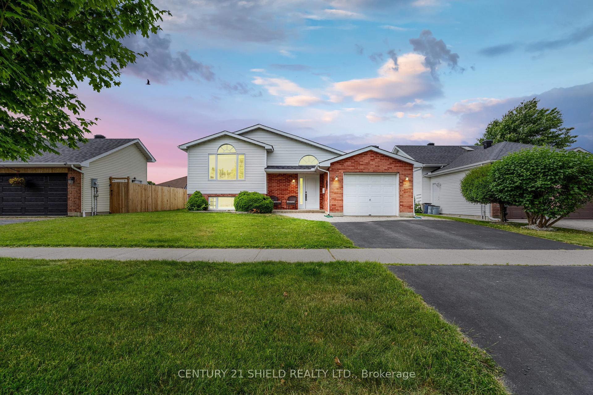 Photo 1 of 1861 Belvedere Crescent, Cornwall — HOMEH