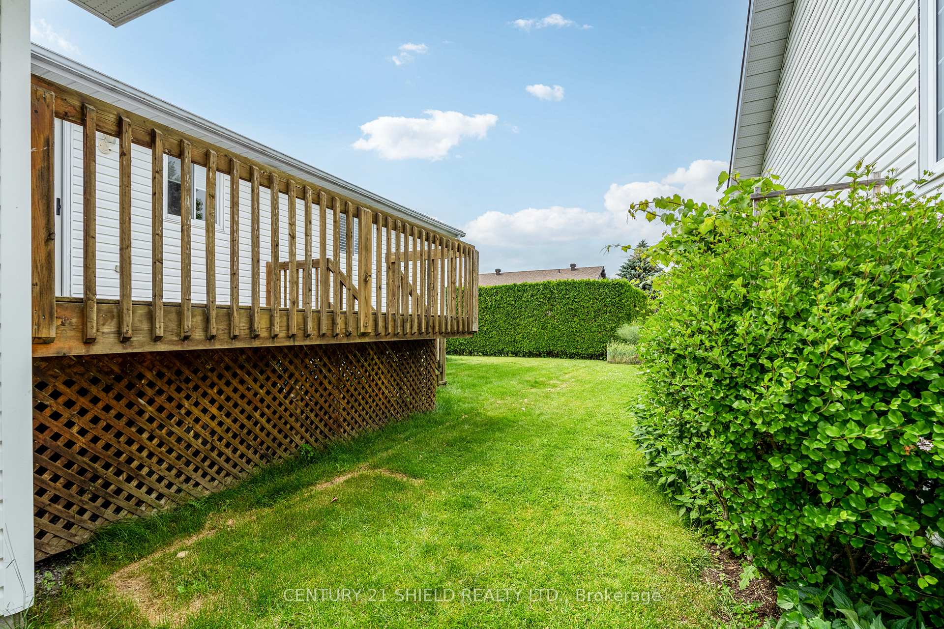 Photo 9 of 1861 Belvedere Crescent, Cornwall — HOMEH