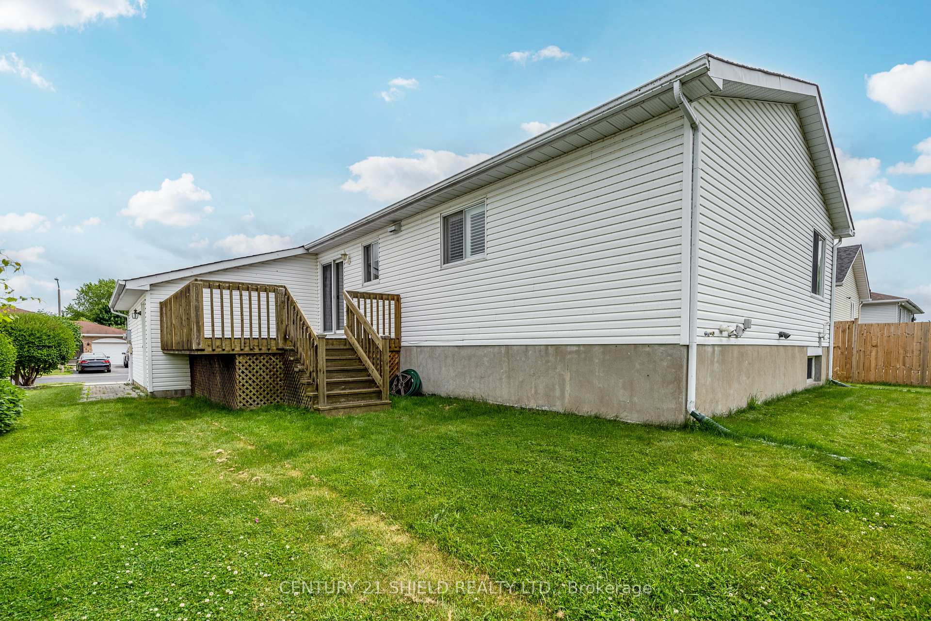 Photo 11 of 1861 Belvedere Crescent, Cornwall — HOMEH