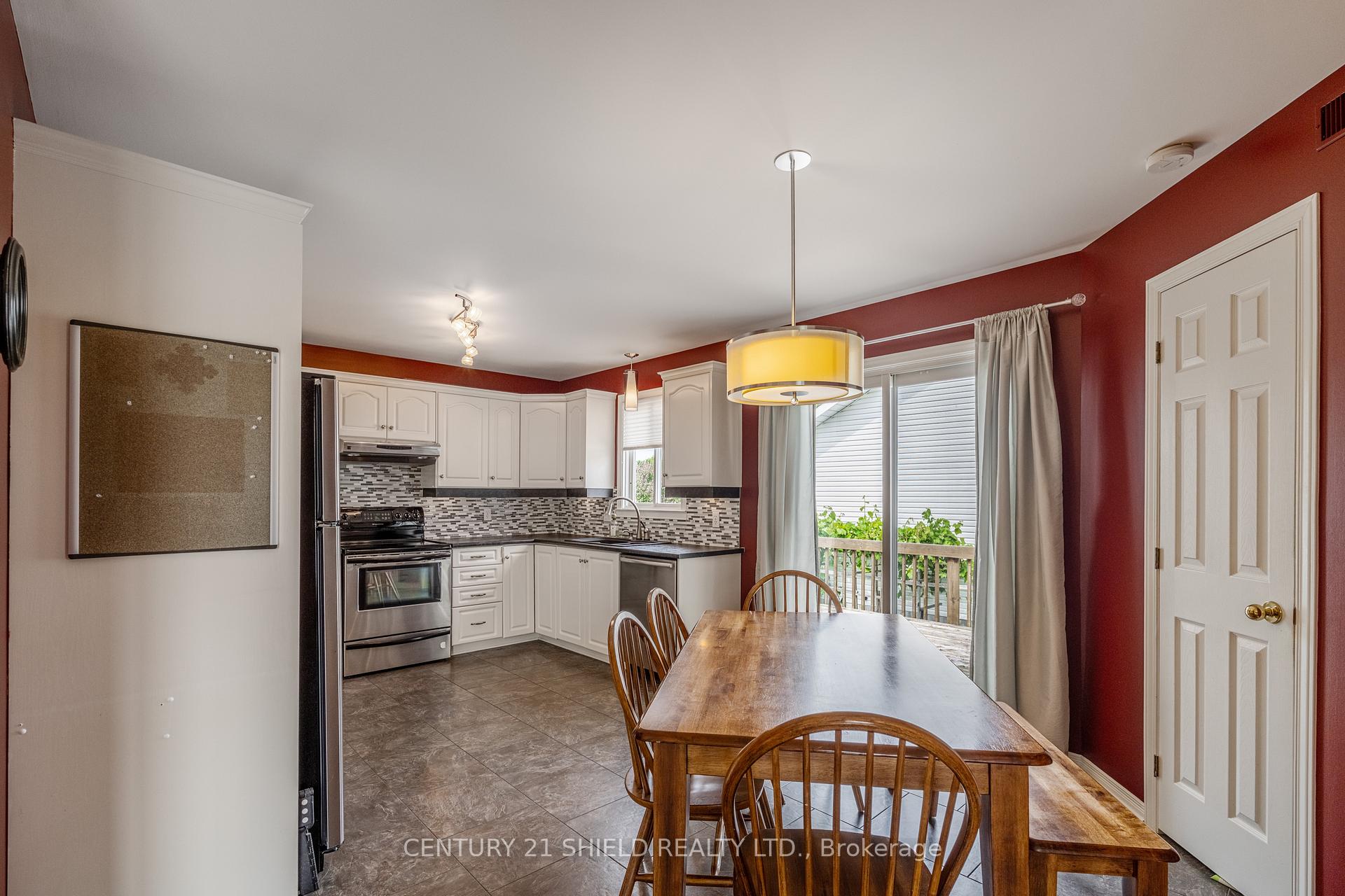 Photo 20 of 1861 Belvedere Crescent, Cornwall — HOMEH