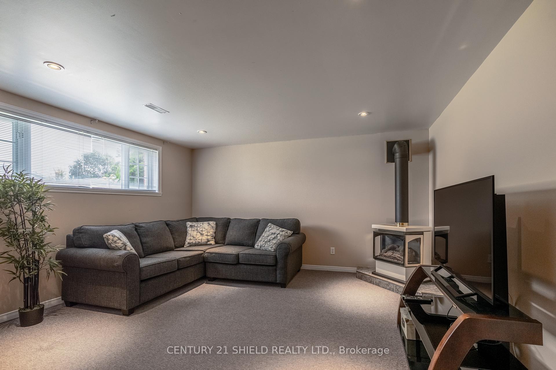 Photo 35 of 1861 Belvedere Crescent, Cornwall — HOMEH