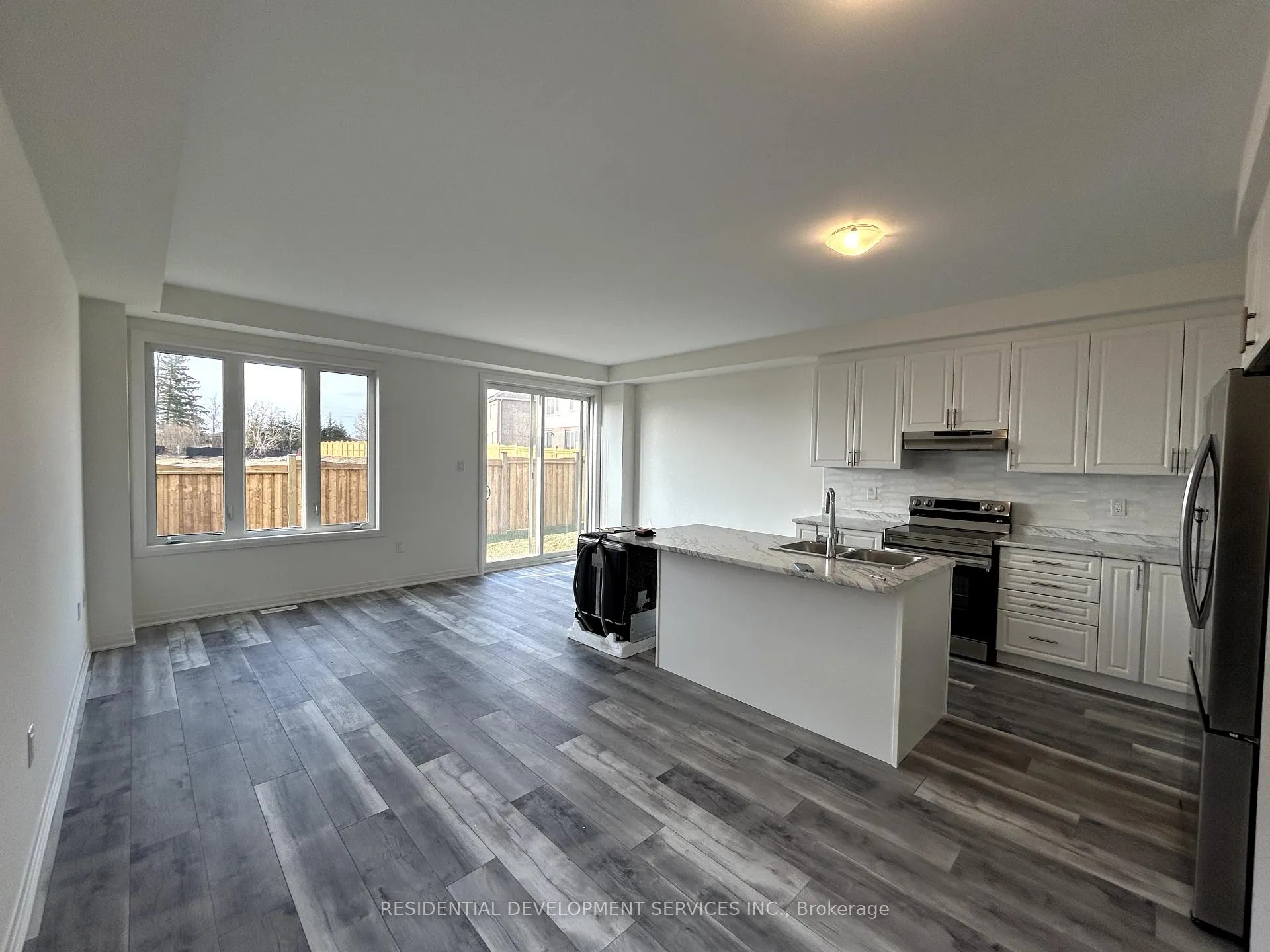 Photo 7 of 101 Sagewood Avenue, Barrie, Painswick South — HOMEH