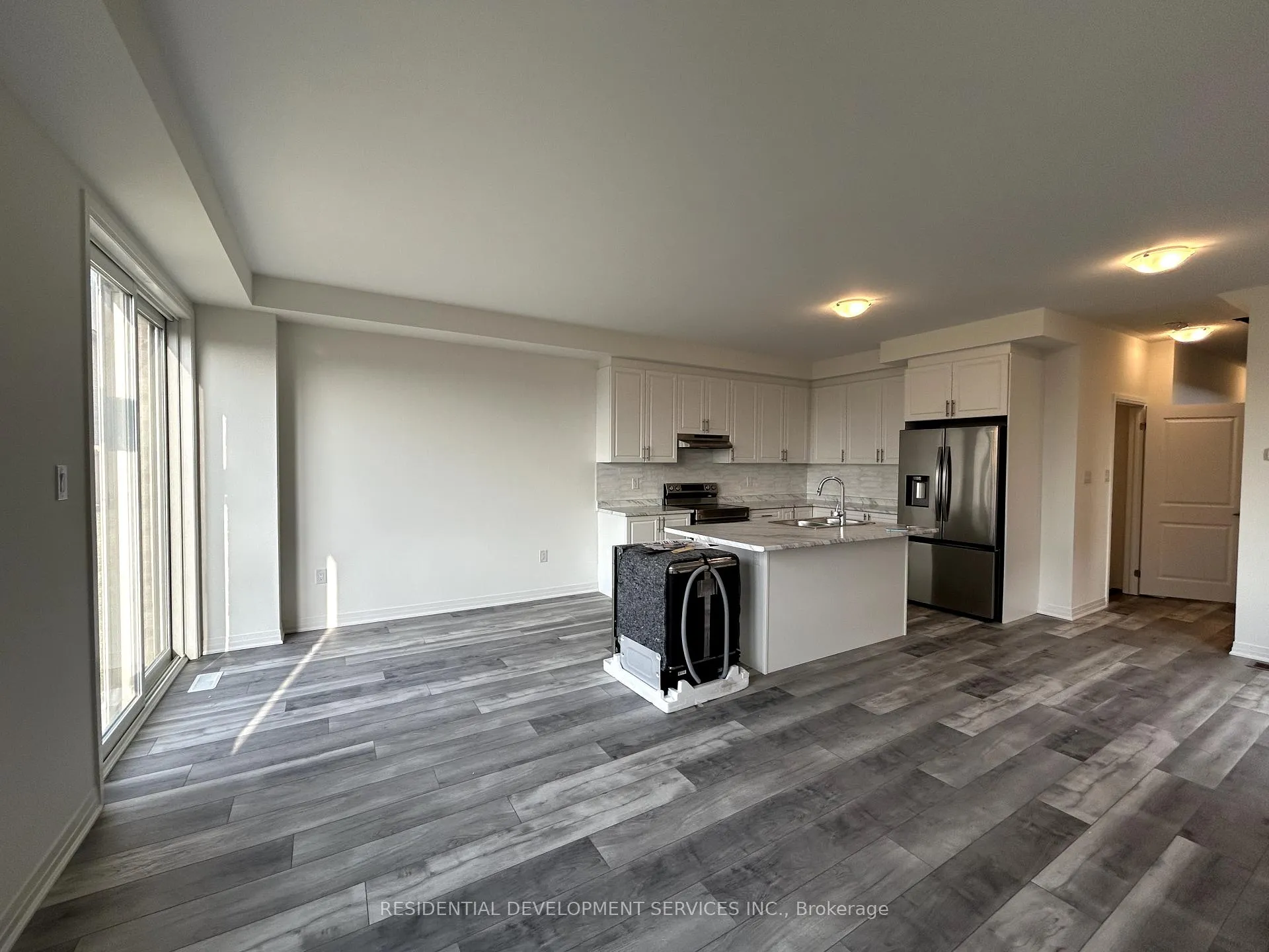 Photo 8 of 101 Sagewood Avenue, Barrie, Painswick South — HOMEH
